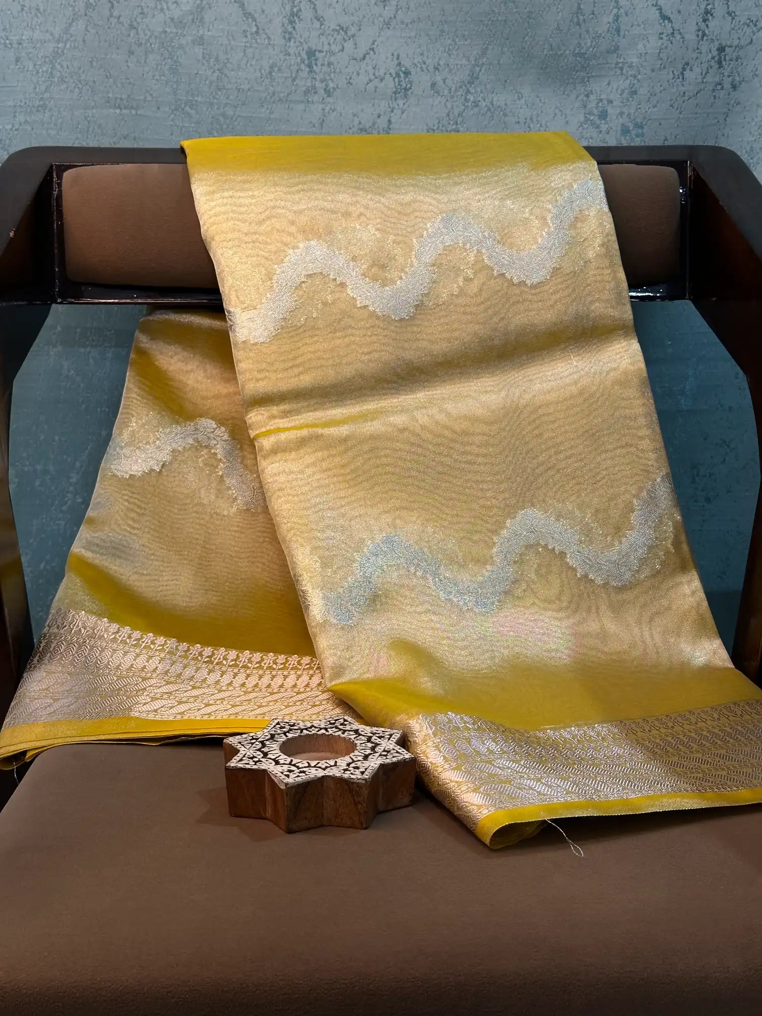 Contemporary Weave Kora Tissue silk Banarasi Saree