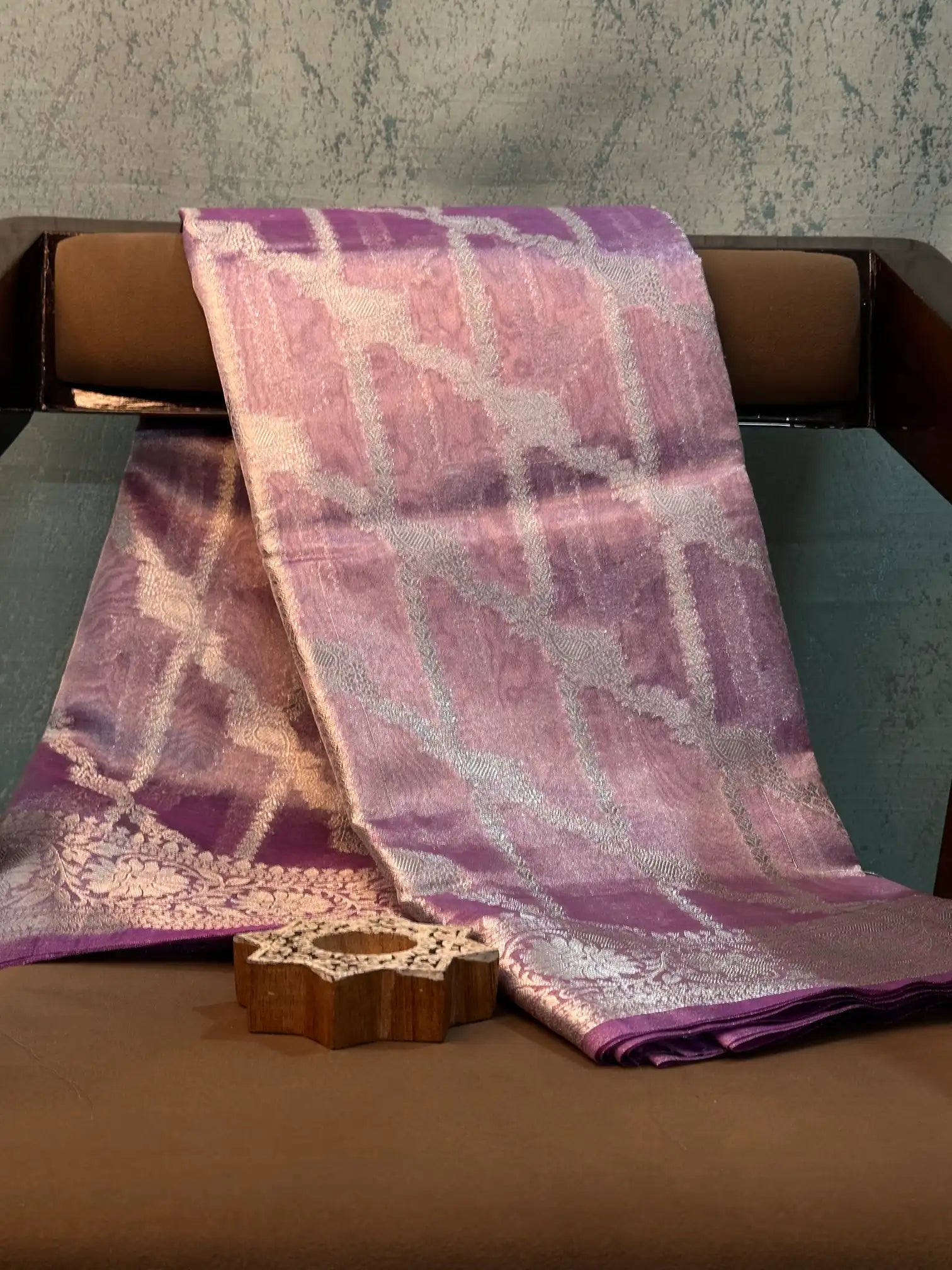 Contemporary Weave Kora Tissue Silk Banarasi Saree