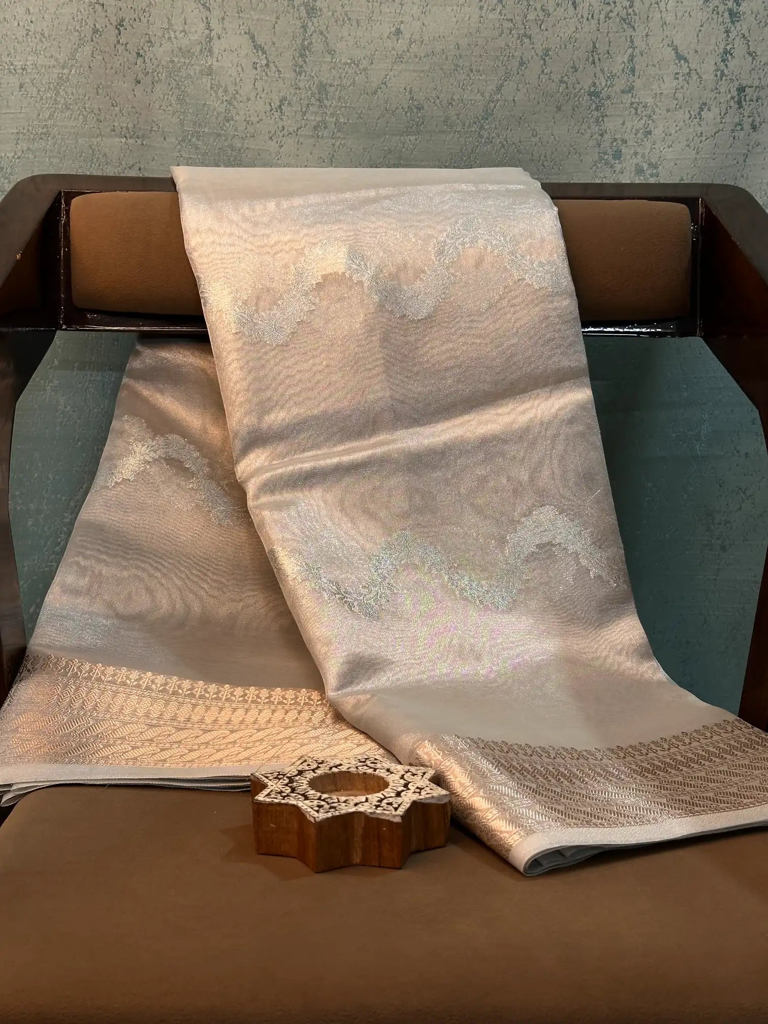 Contemporary Weave Kora Tissue Silk Banarasi Saree