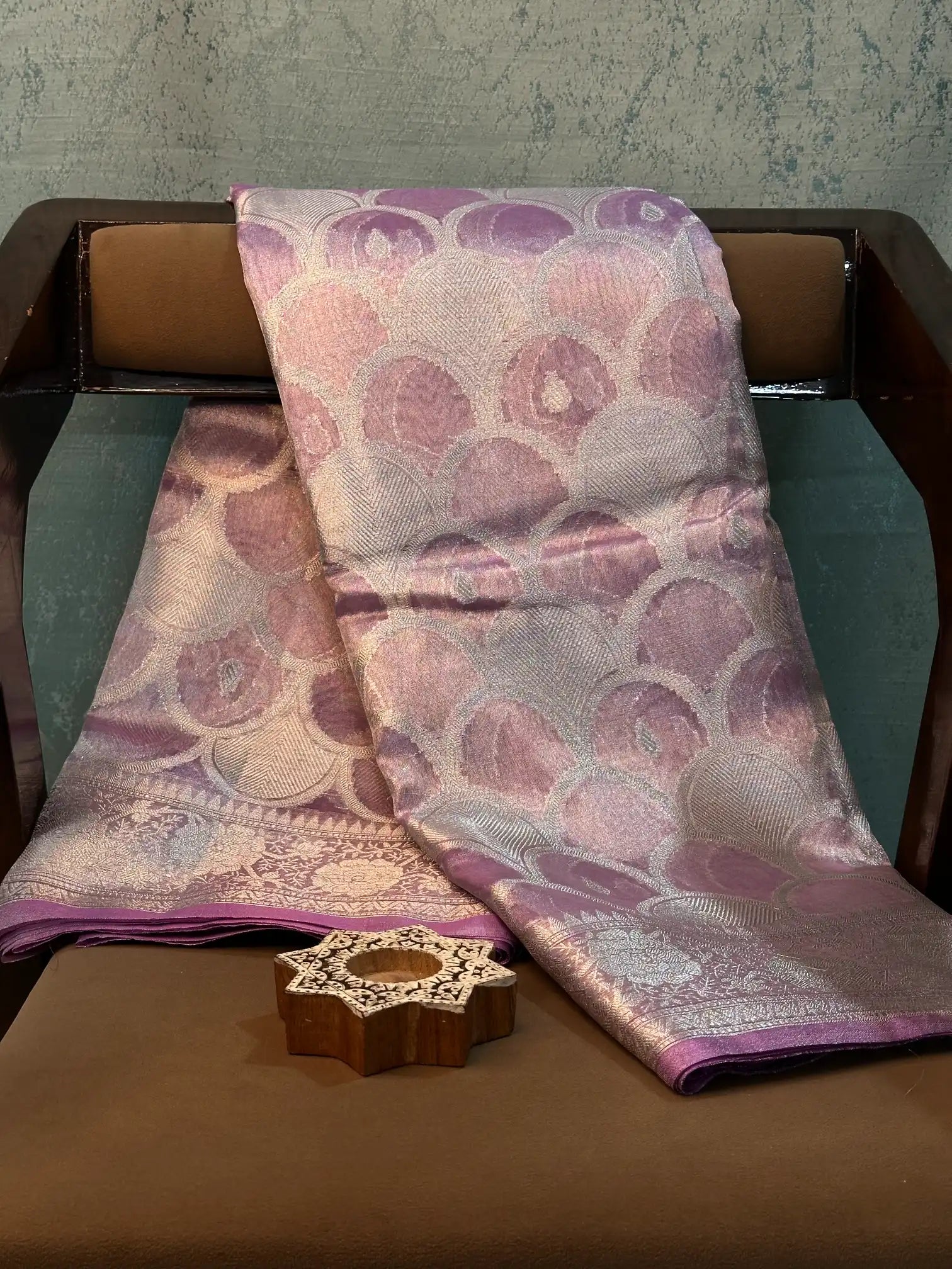 Contemporary Weave Kora Tissue Silk Banarasi Saree