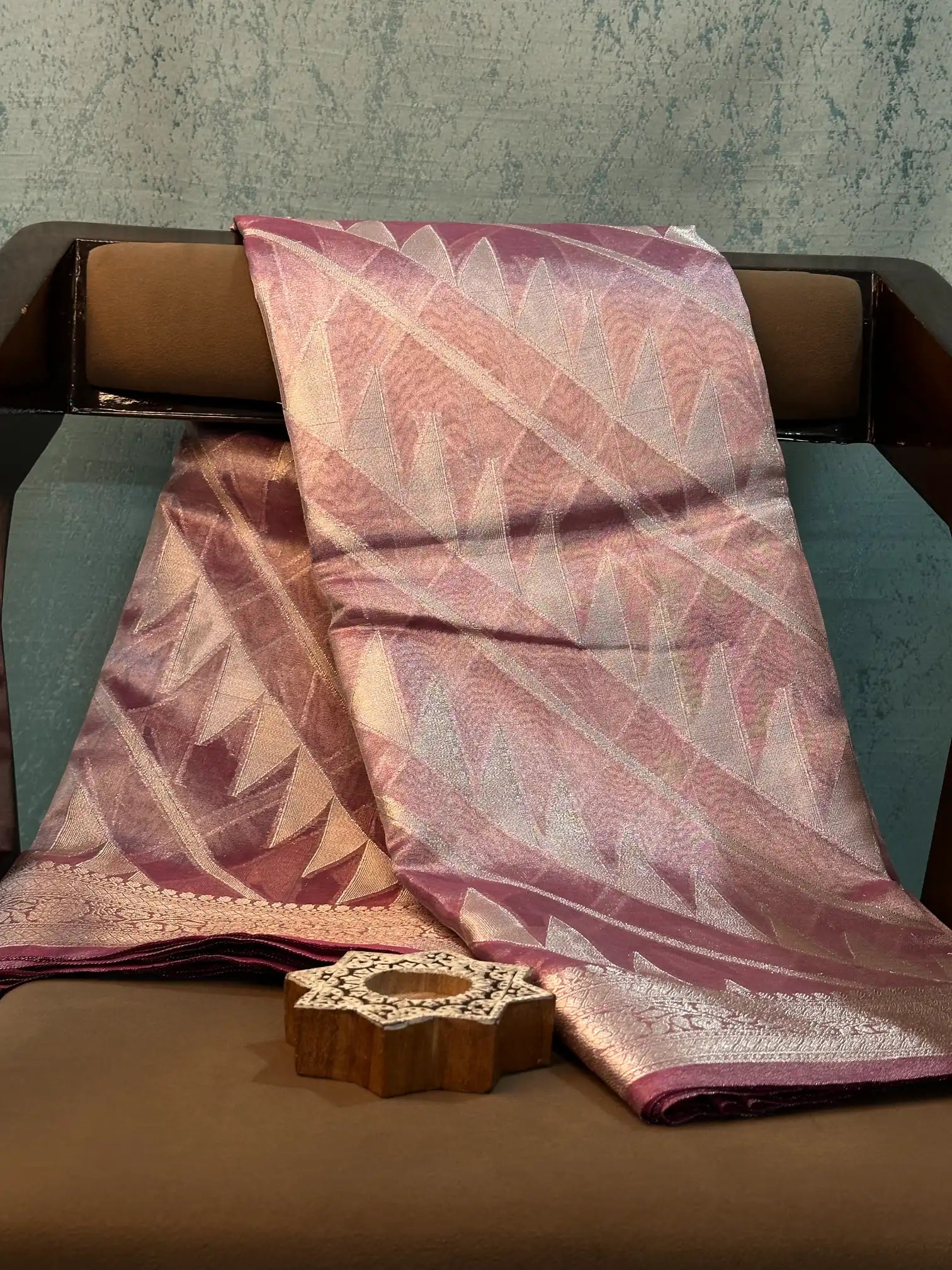 Contemporary Weave Kora Tissue Silk Banarasi Saree