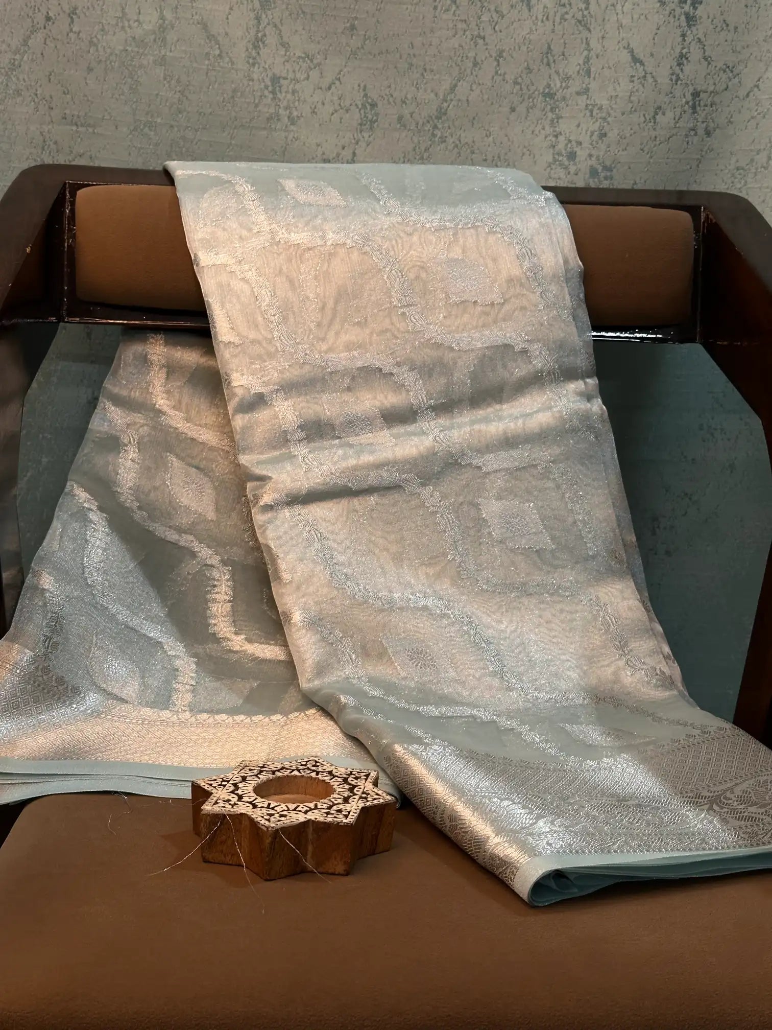 Contemporary Weave Kora Tissue Silk Banarasi Saree