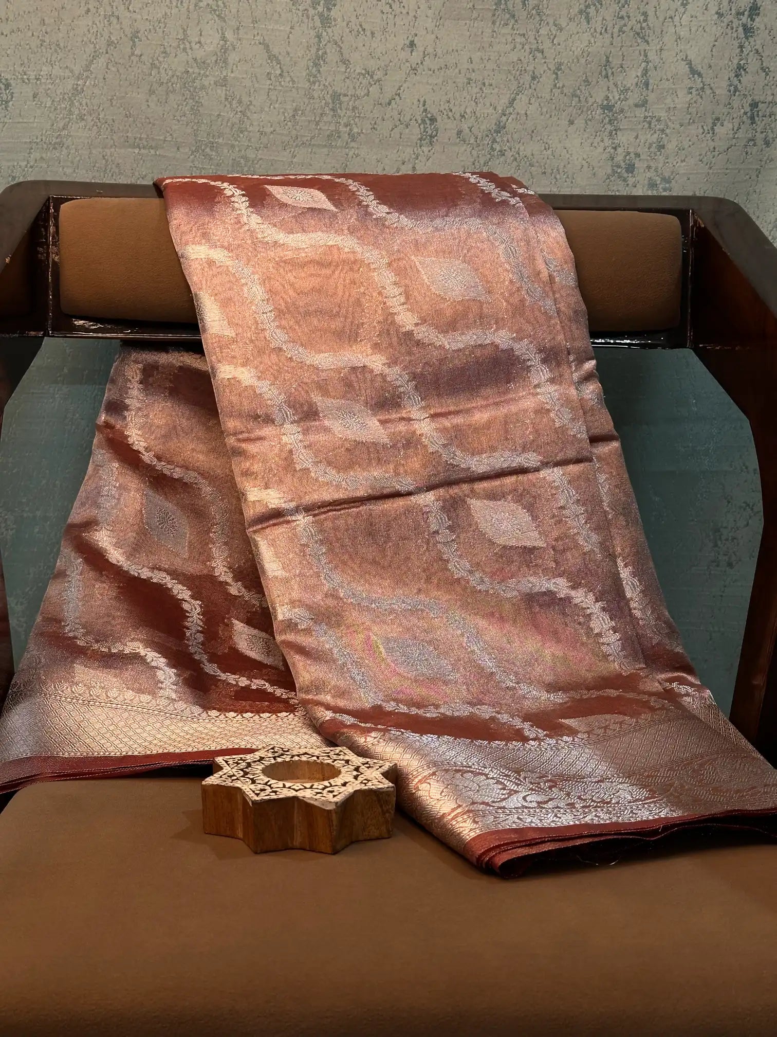 Contemporary Weave Kora Tissue Silk Banarasi Saree