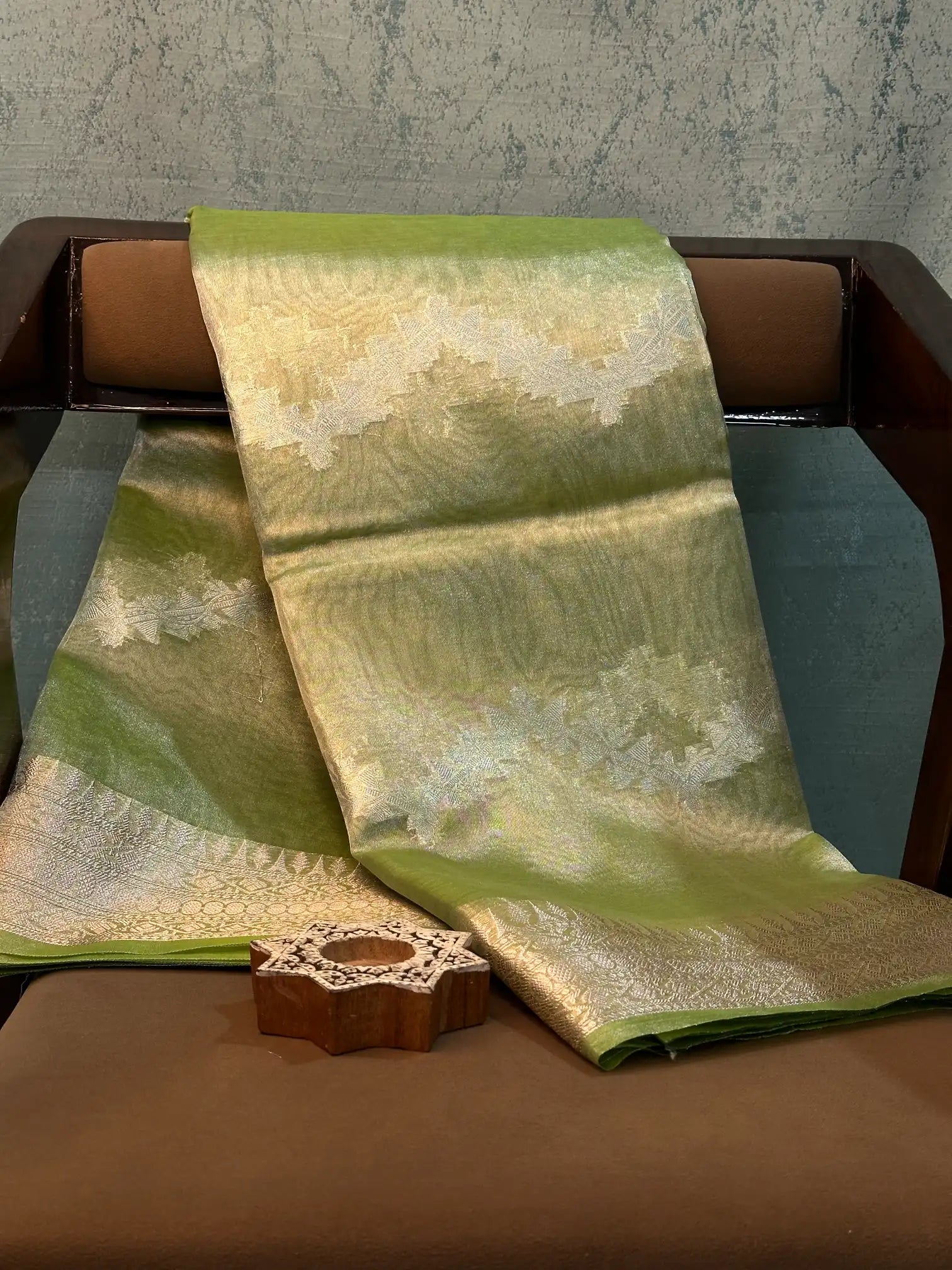 Contemporary Weave Kora Tissue Silk Banarasi Saree