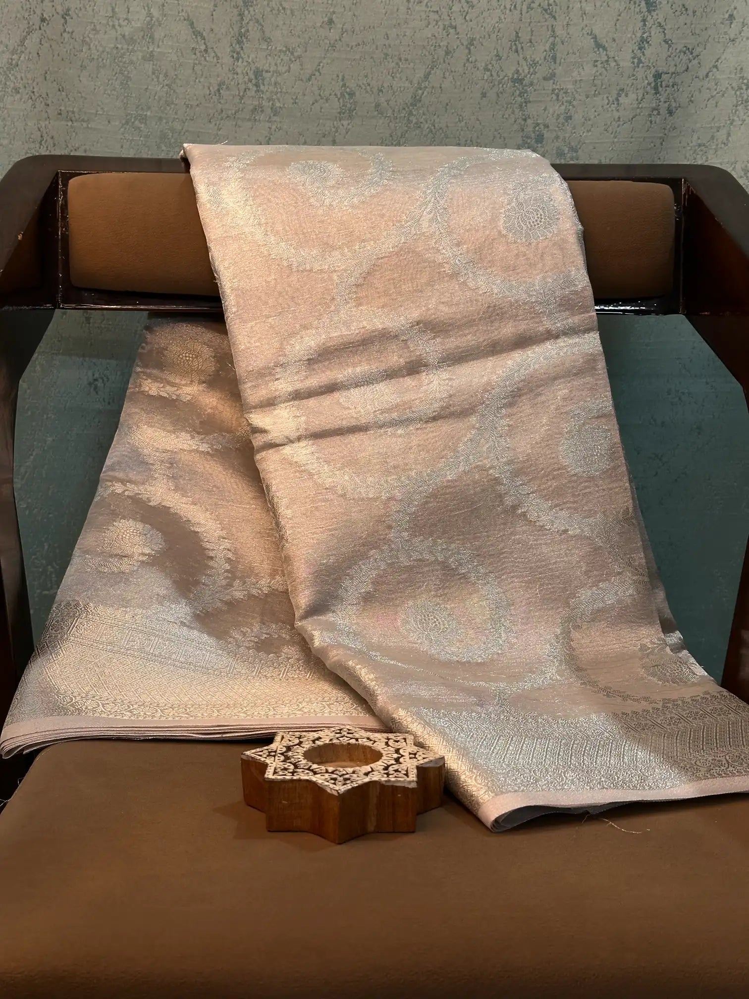 Contemporary Weave Kora Tissue Silk Banarasi Saree