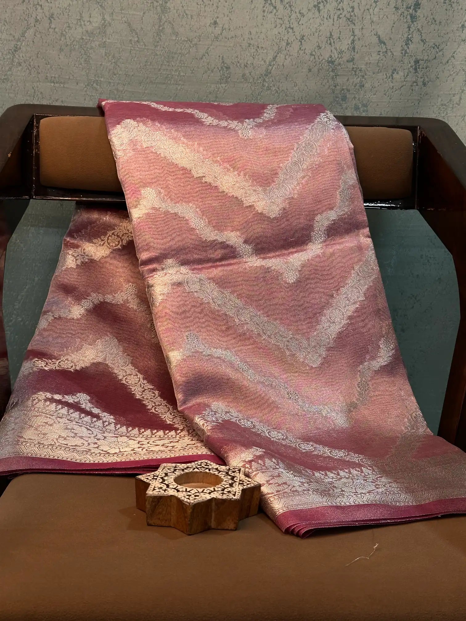 Contemporary Weave Kora Tissue Silk Banarasi Saree