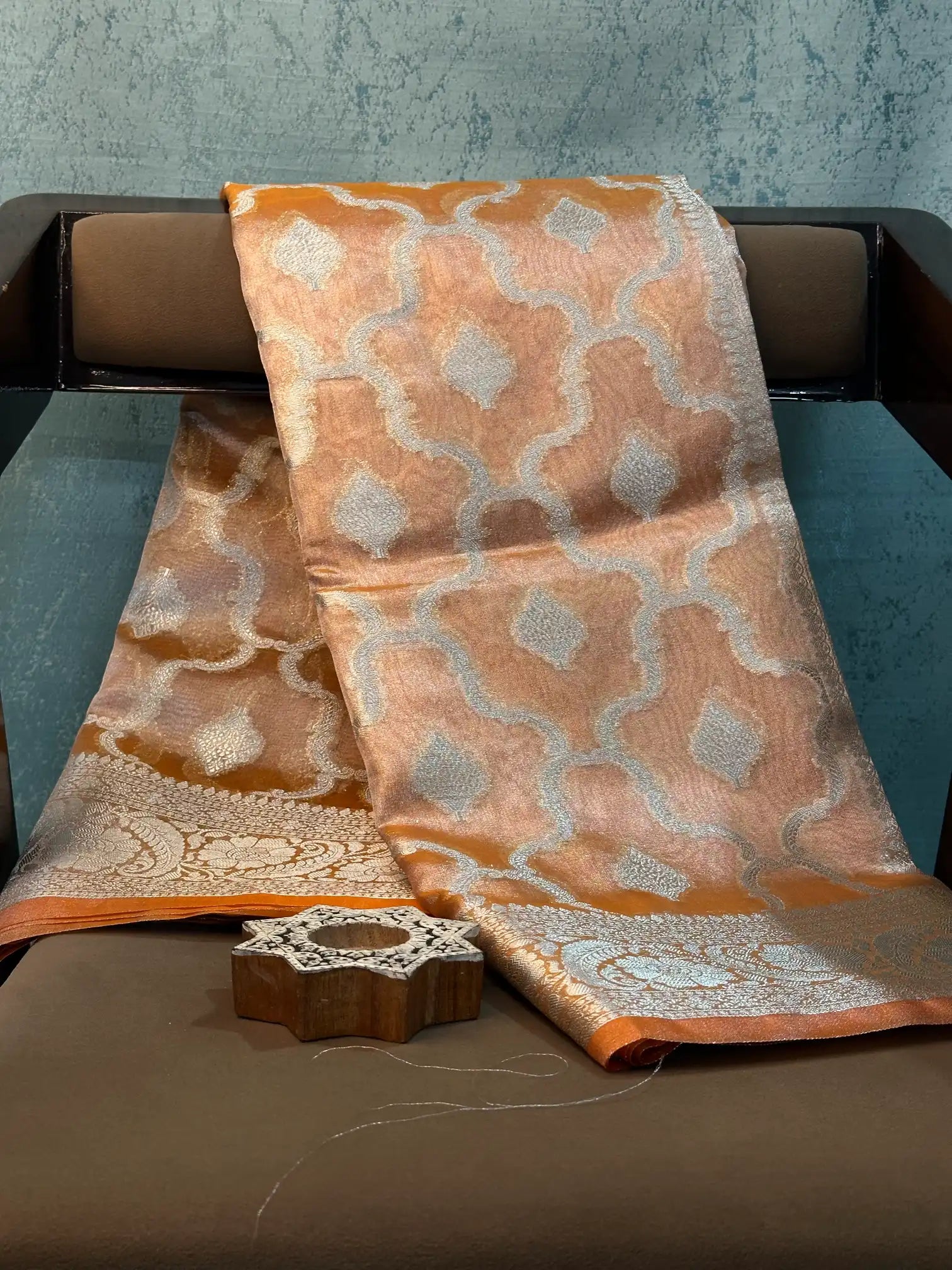 Contemporary Weave Kora Tissue Silk Banarasi Saree
