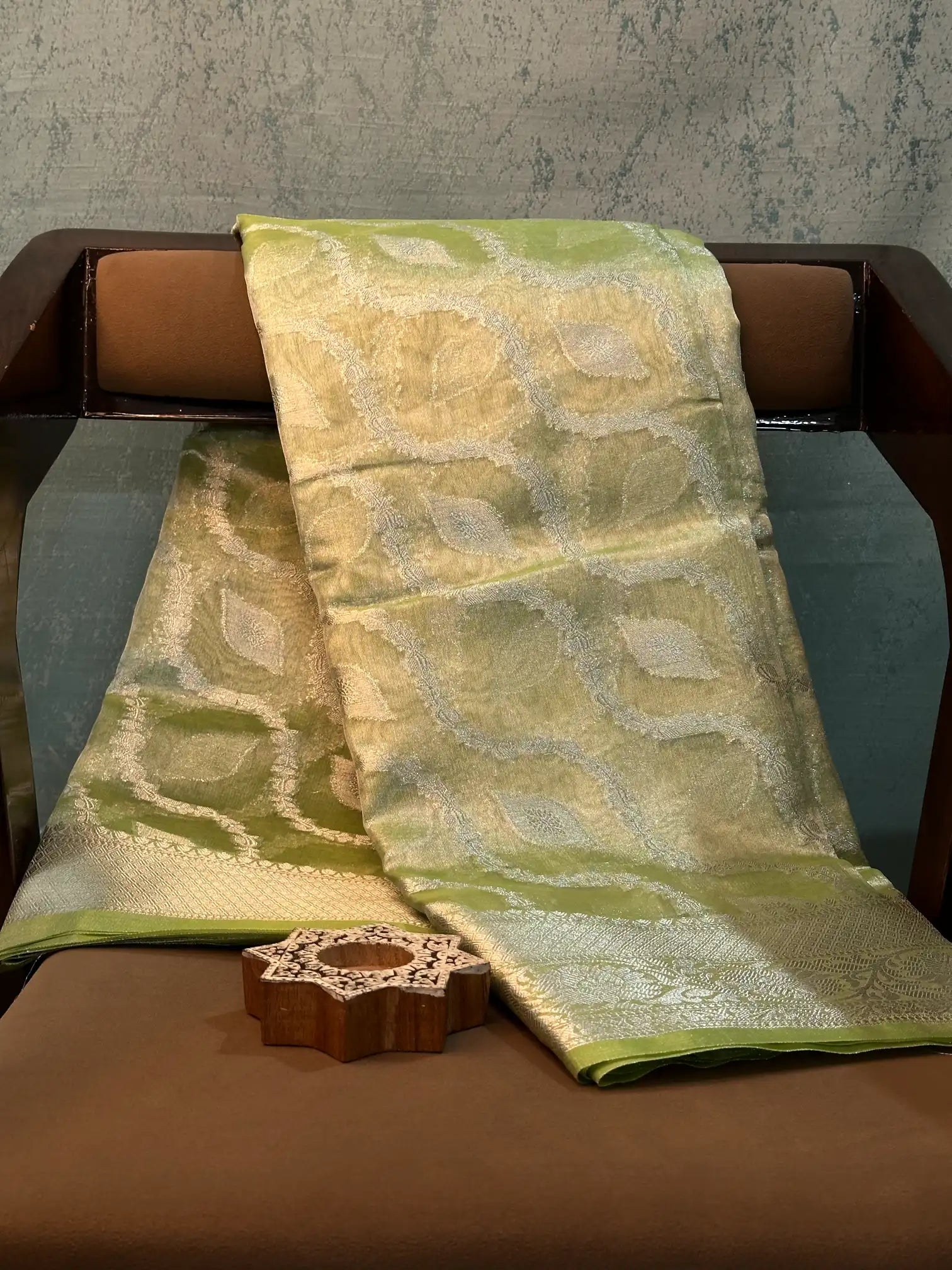 Contemporary Weave Kora Tissue Silk Banarasi Saree