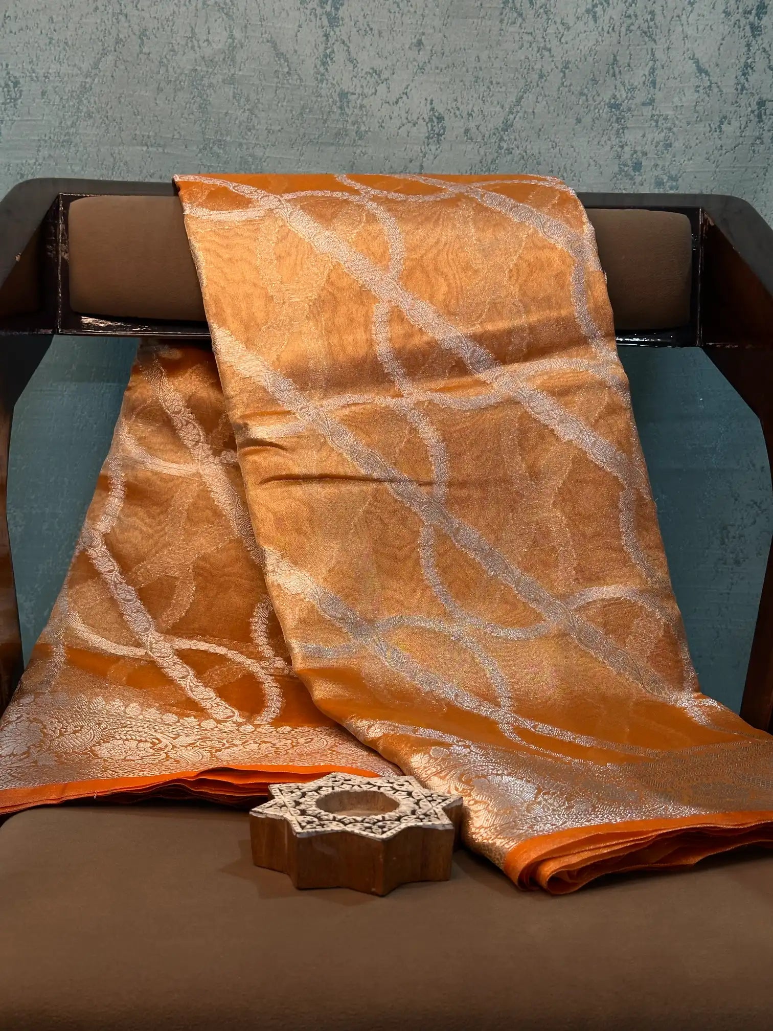 Contemporary Weave Kora Tissue Silk Banarasi Saree