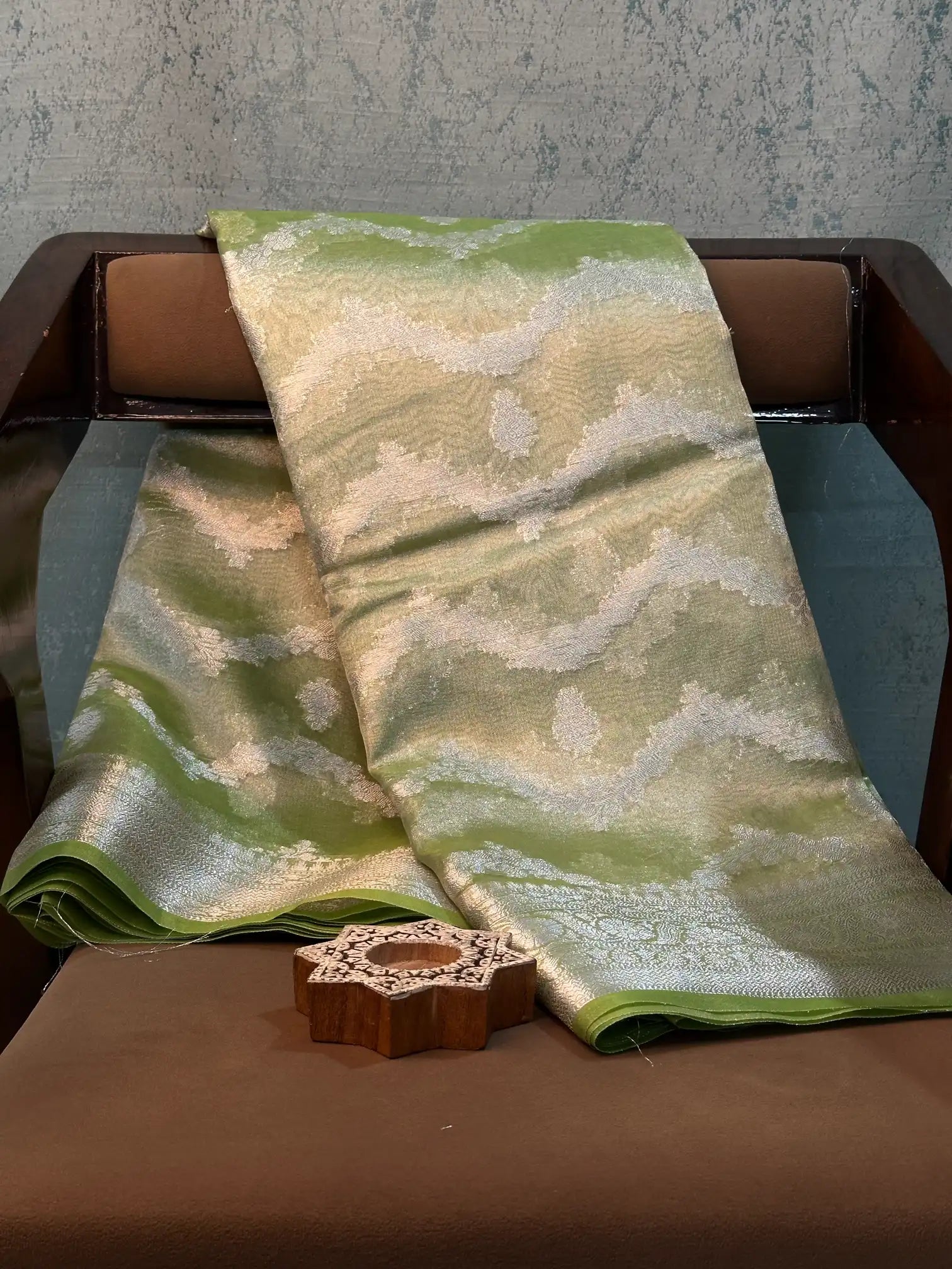 Contemporary Weave Kora Tissue silk Banarasi Saree