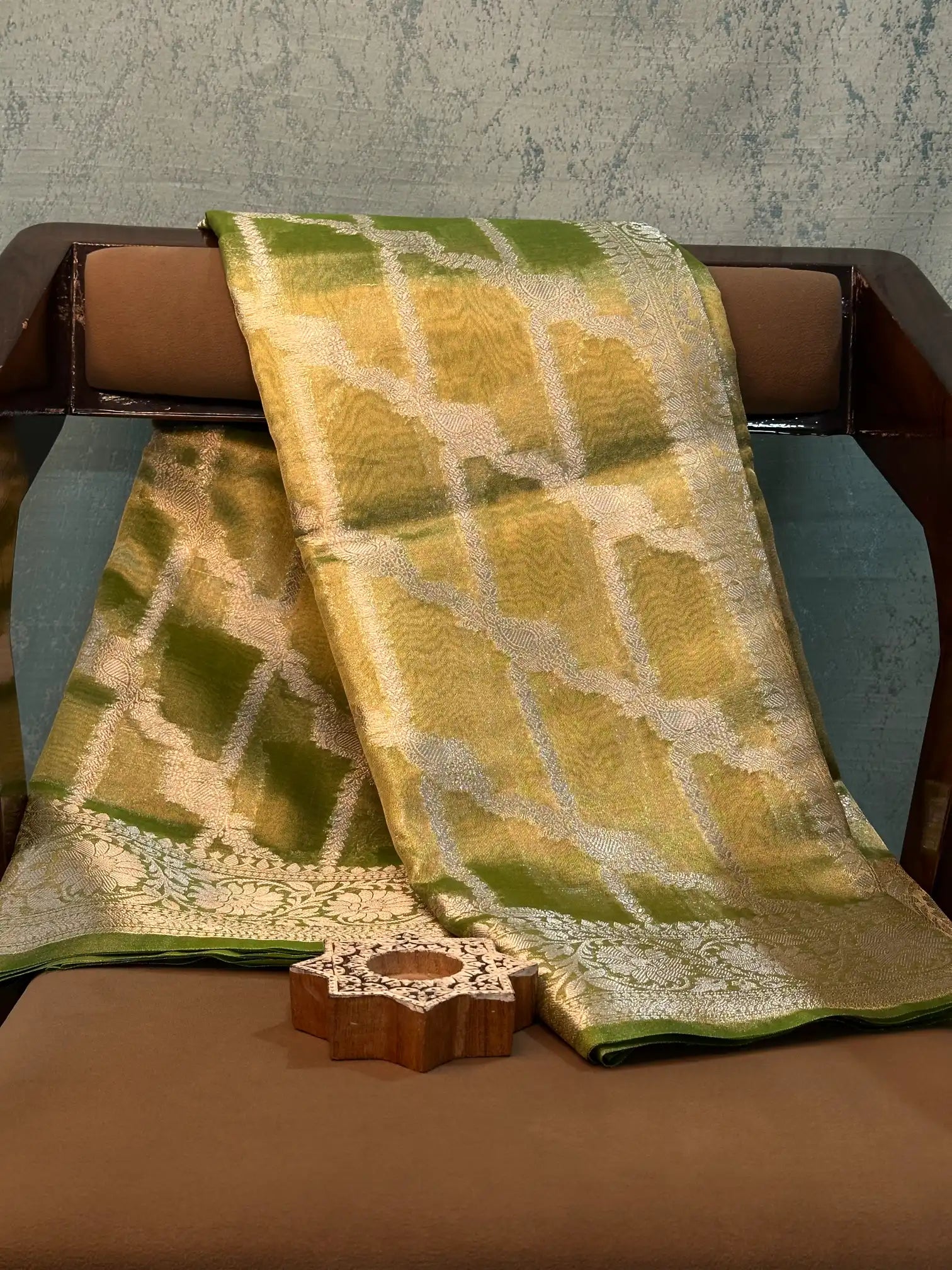 Contemporary Weave Kora Tissue silk Banarasi Saree
