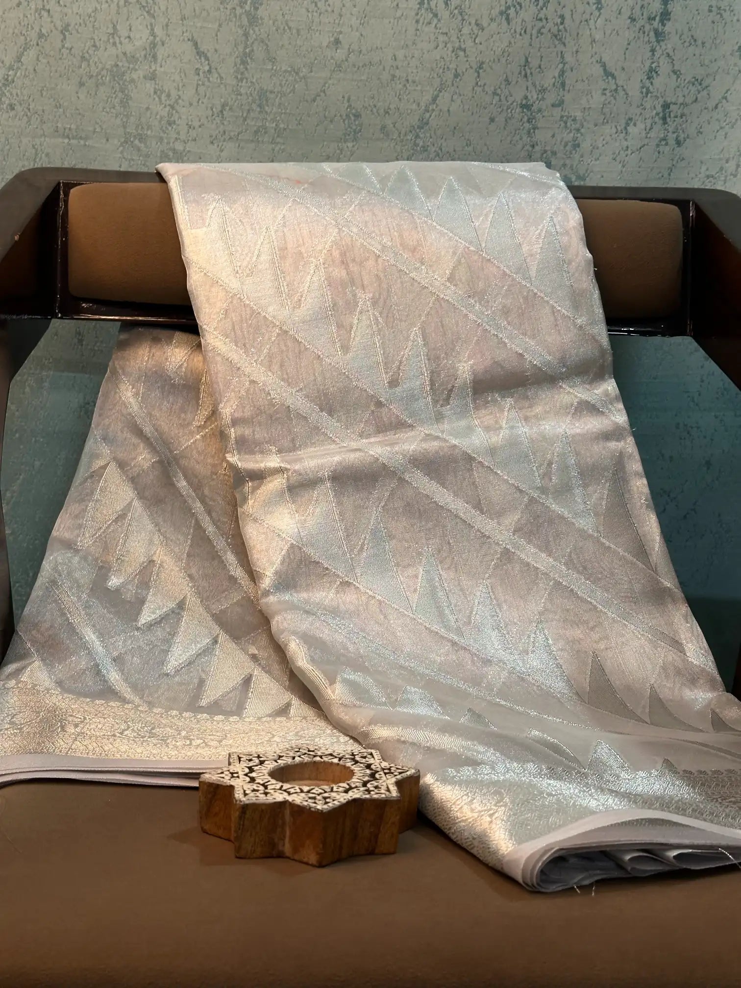 Contemporary Weave Kora Tissue silk Banarasi Saree