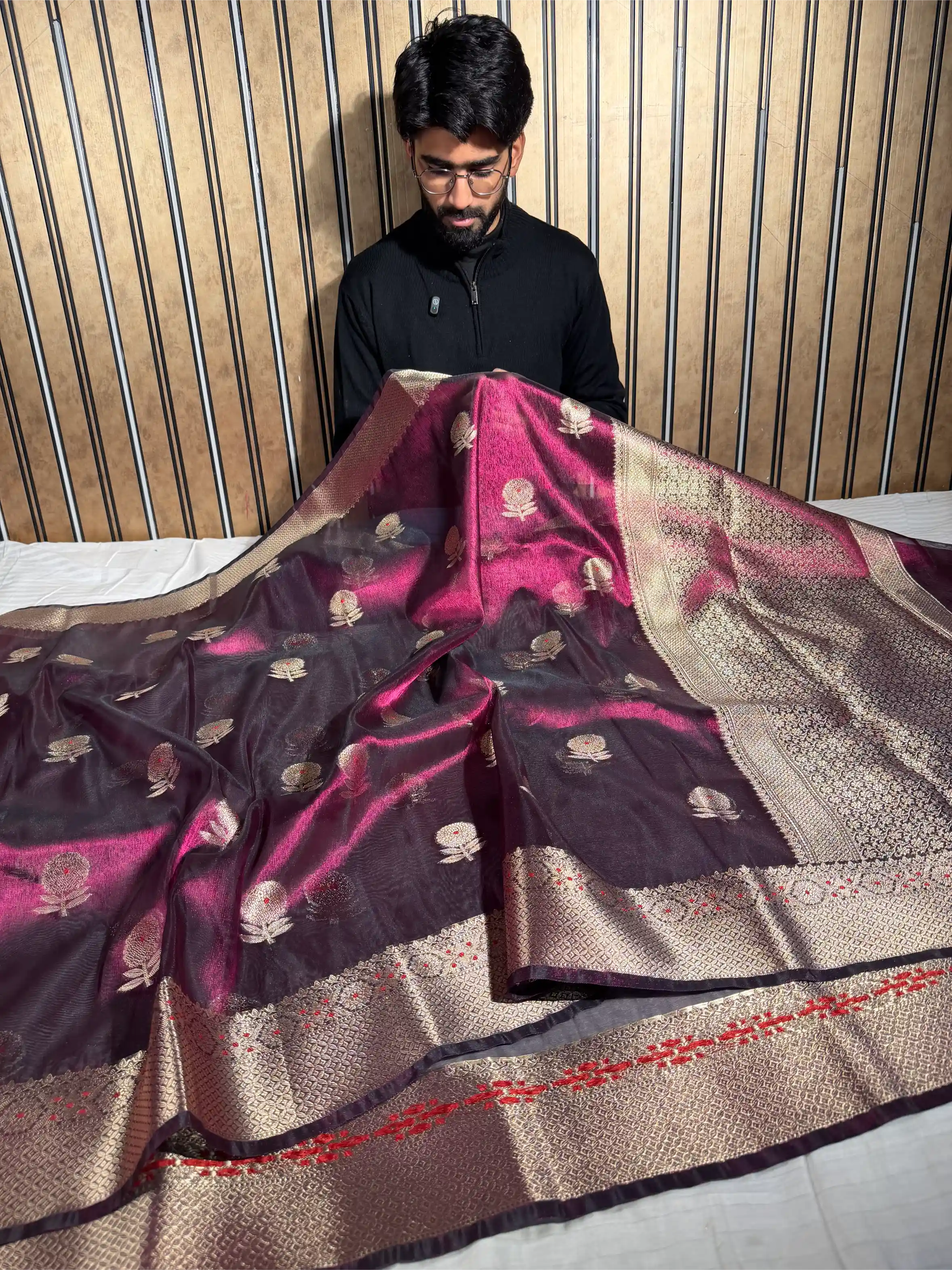 Majenta Violet Kora Tissue Sil Flower Buta Banarasi Saree 