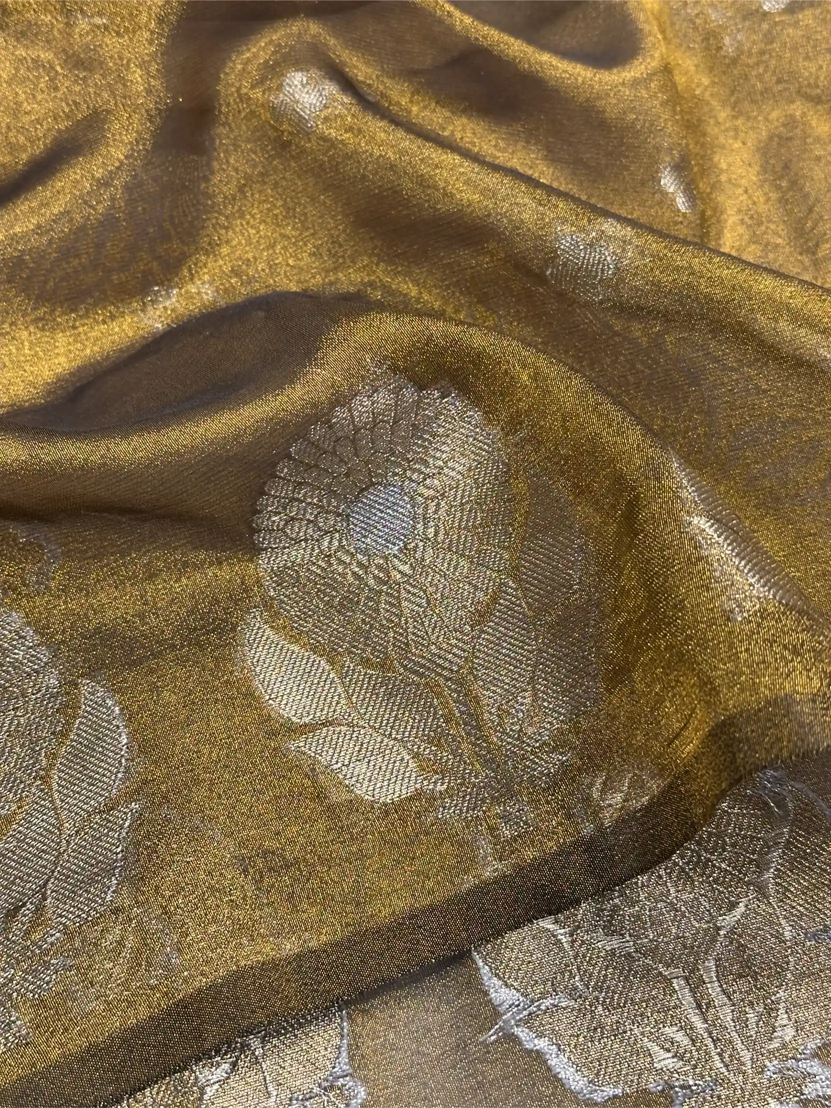 Mehendi Green Kora Tissue Silk Dhoop Chaun Weave Contemporary Banarasi Saree