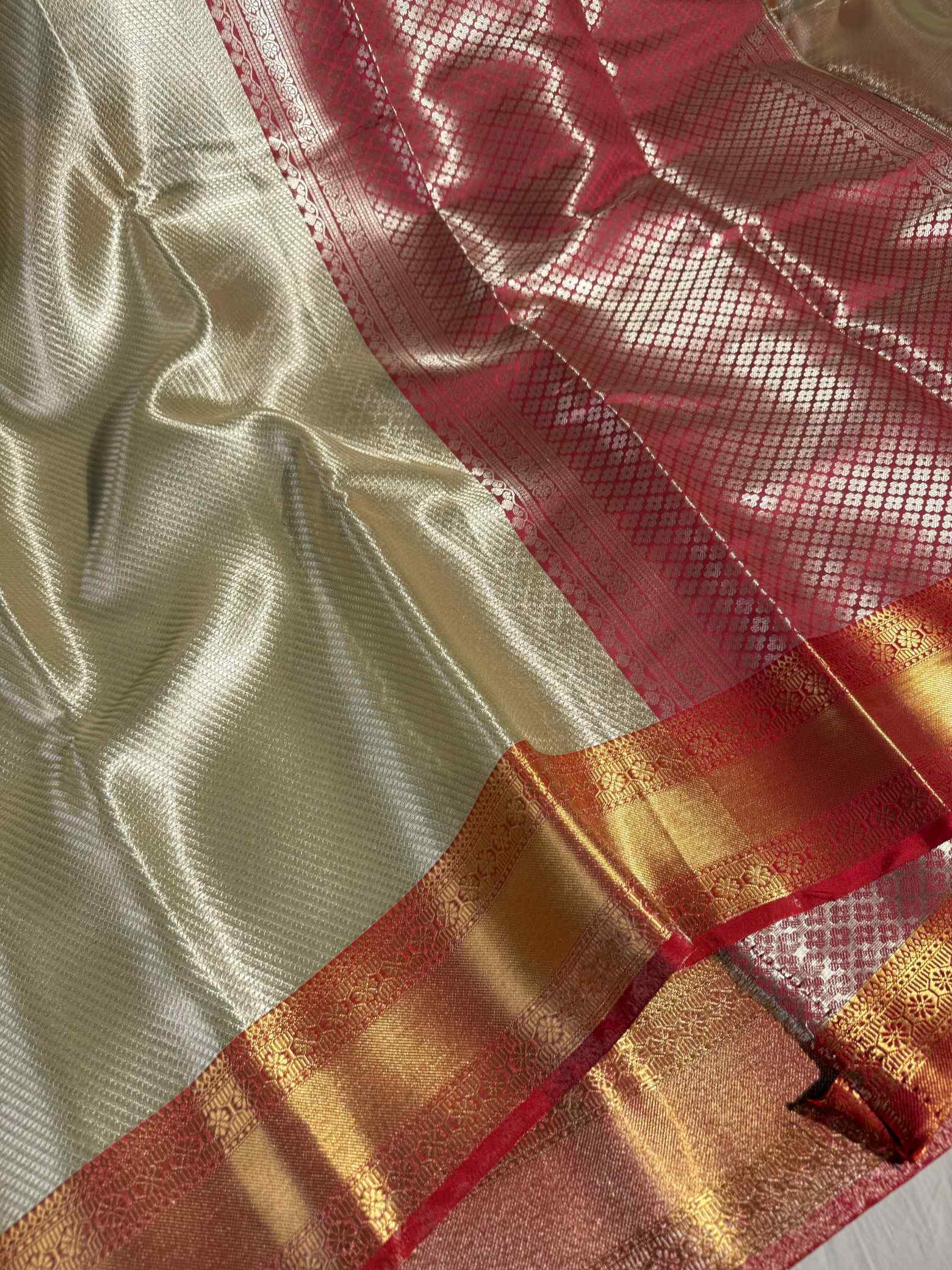 Mesmerising Kanjivaram Brocade Tissue Silk Banarasi Saree