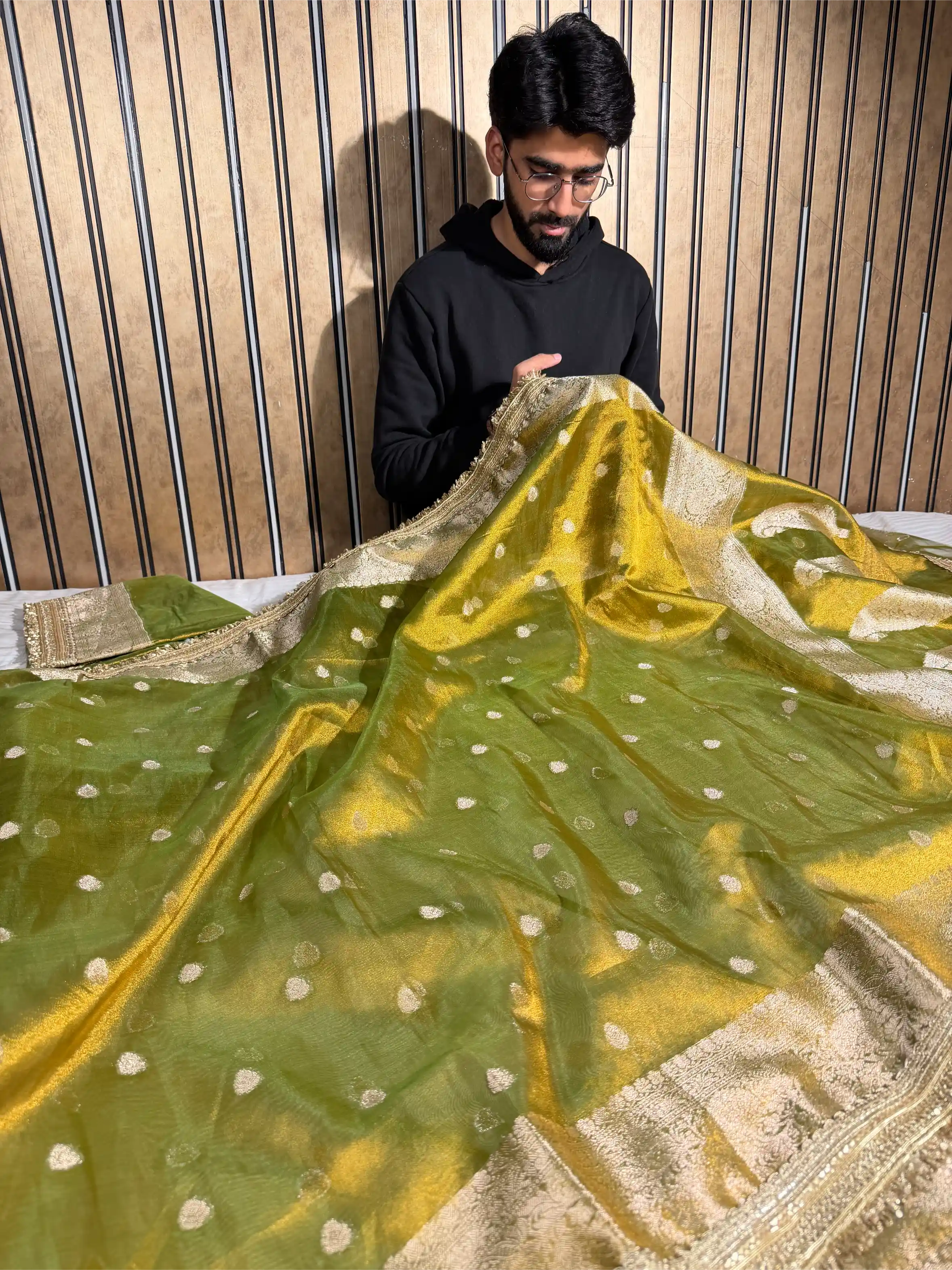 Metallic Mehendi Green Tissue Silk Designer Lace Attached Banarasi Saree