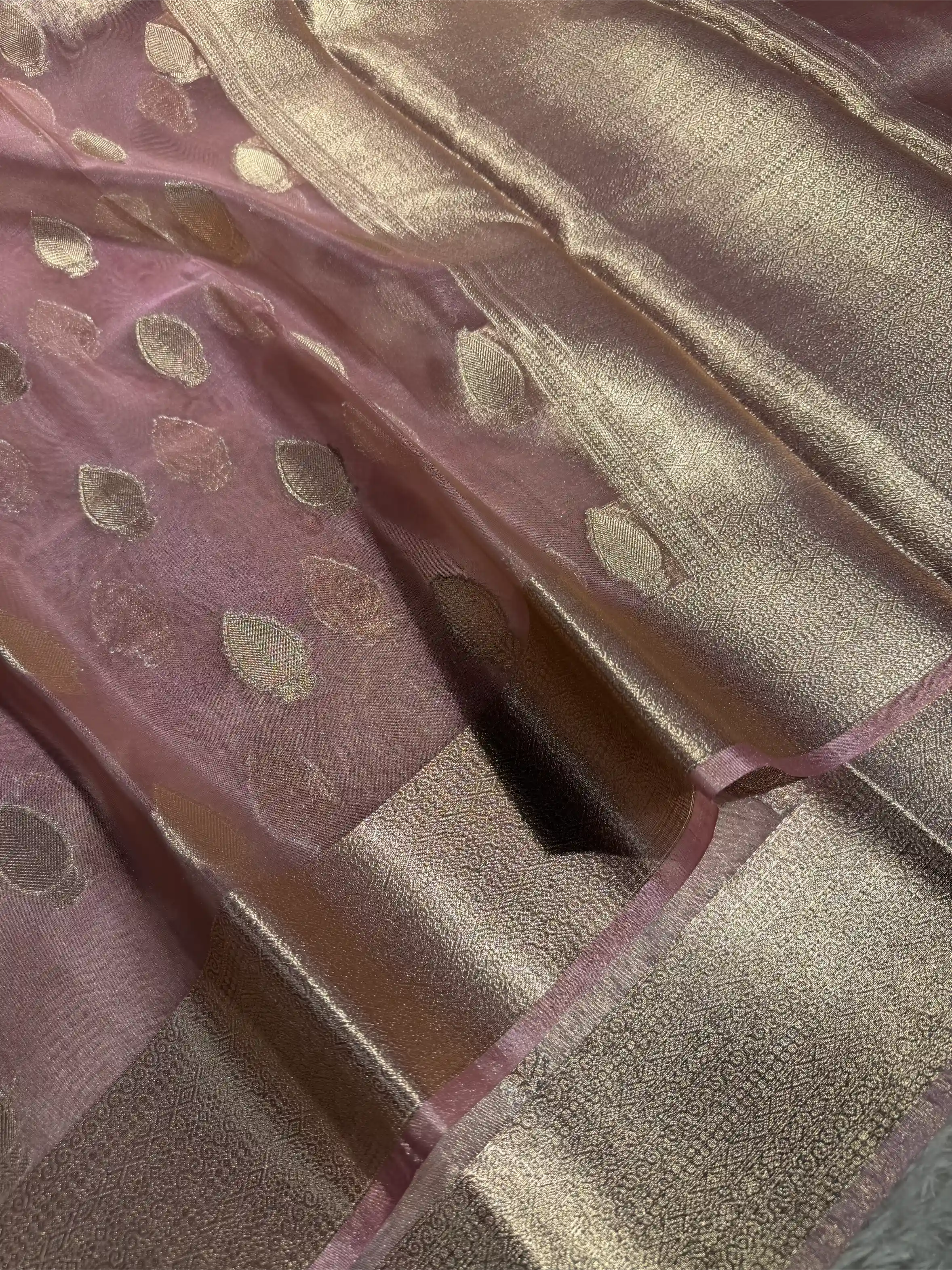 Metallic Pink Kora Tissue Silk Traditional Jacquard Weave Banarasi Saree