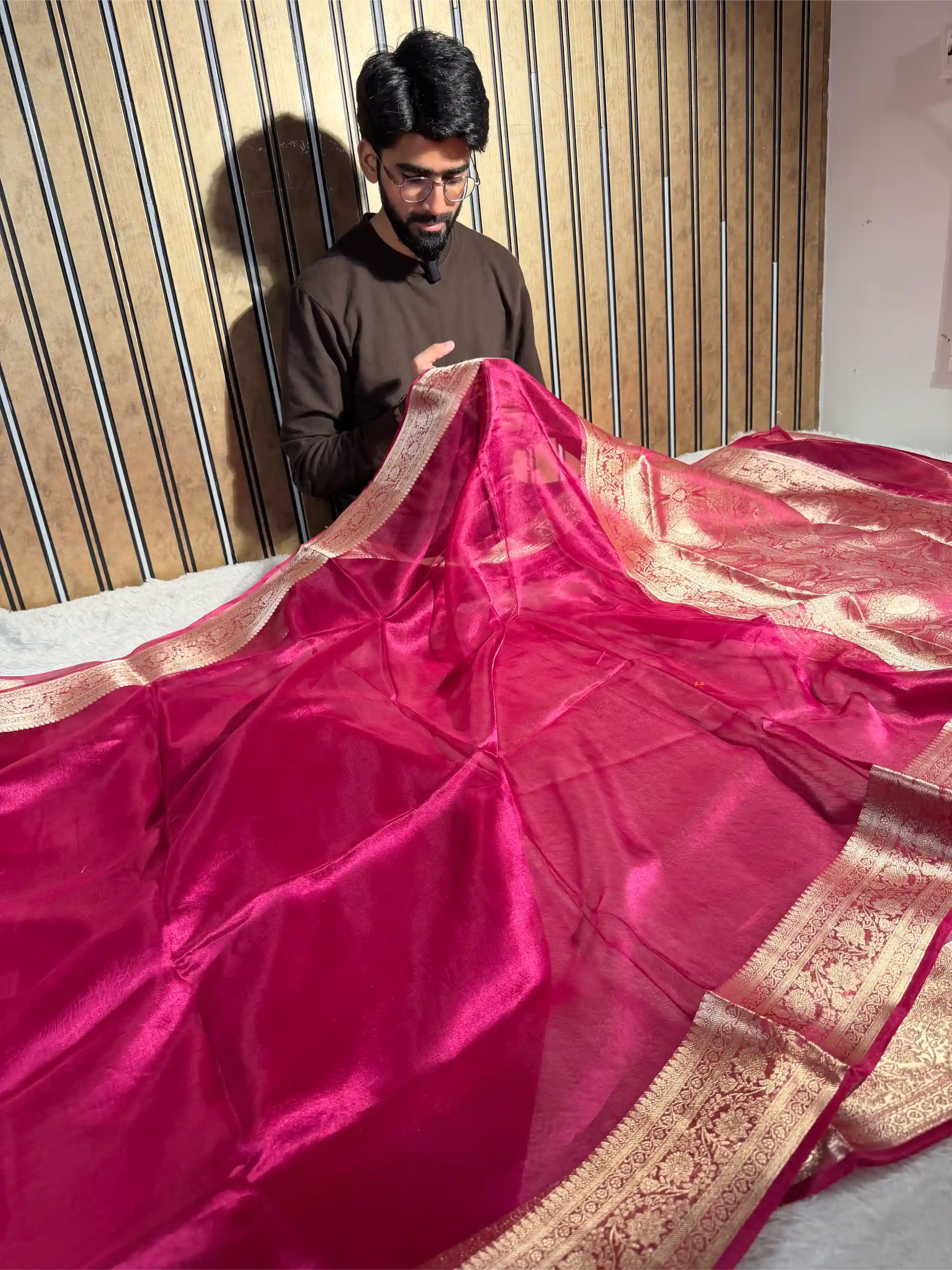 Metallic Rani Pink 100% Pure Tissue Silk Traditional Jacquard Weave Banarasi Saree