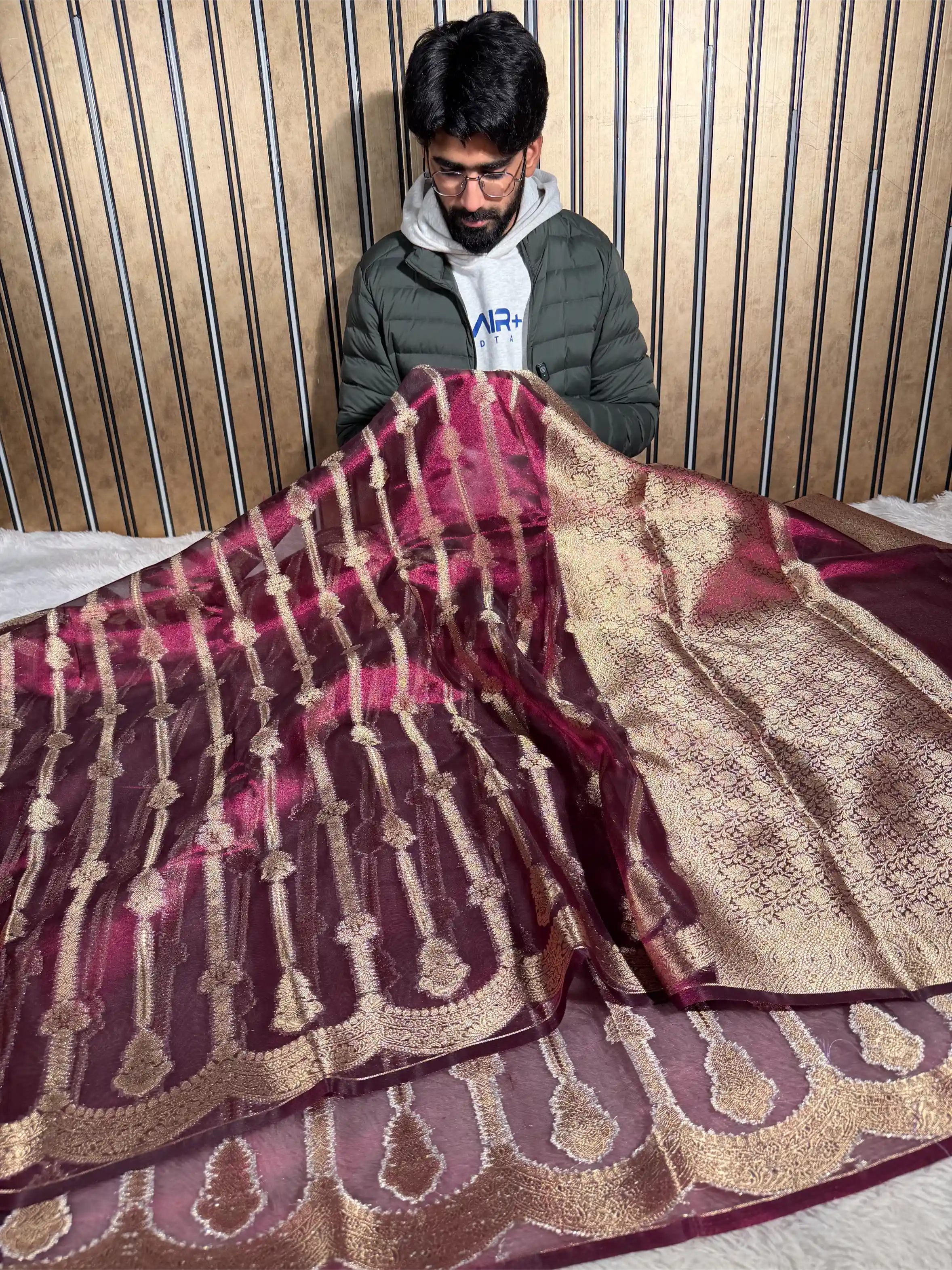 Metallic Rani Pink Kora Tissue Silk Contemporary Weave Banarasi Saree