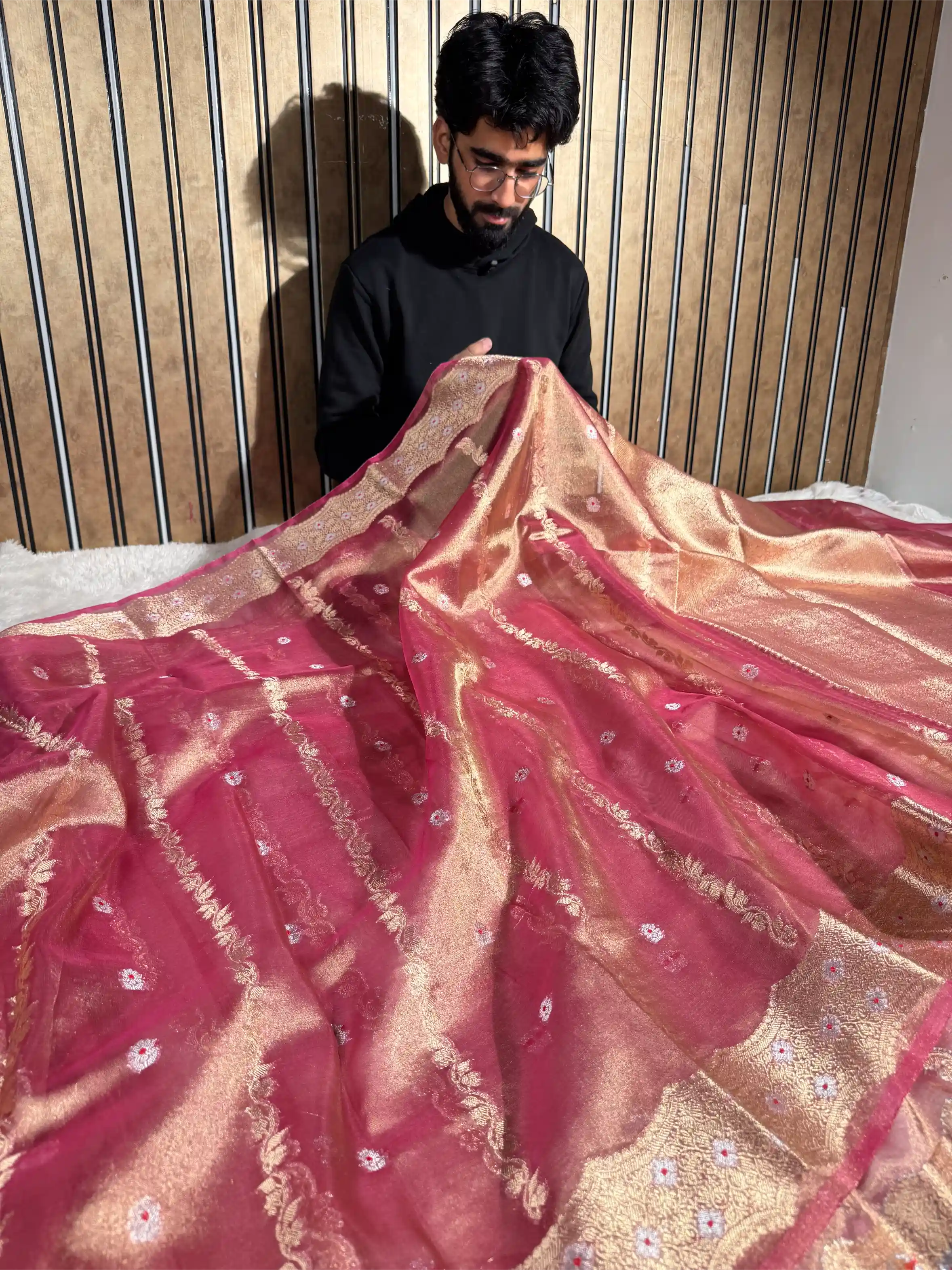 Metallic Rusted Pink Kora Tissue Silk Meenakari Traditional Weave Banarasi Saree