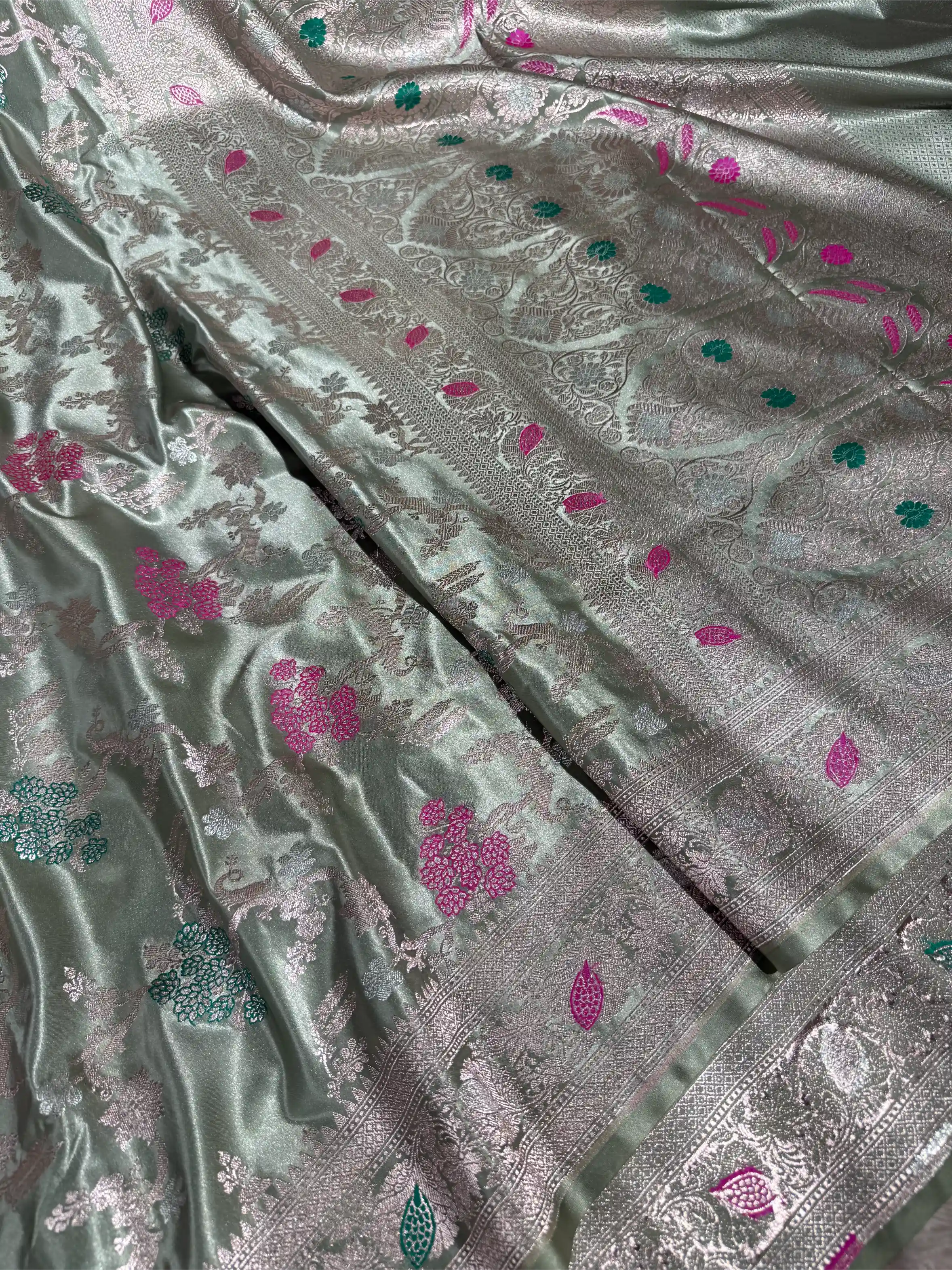 Minted Green Mashru Katan Silk Intricately Weave Meenakari Jaal Banarasi Saree