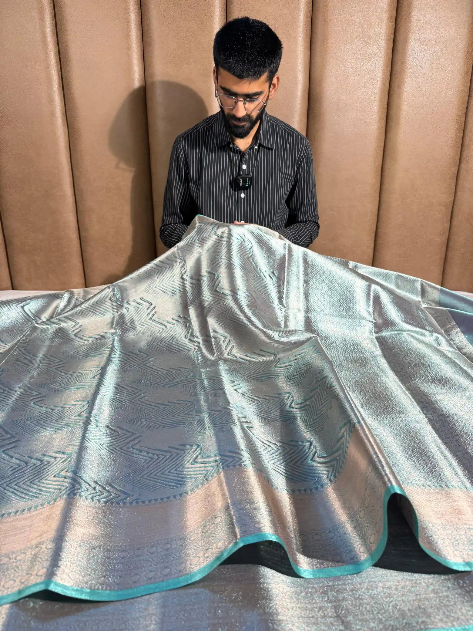 Molten Firozi Zari Texture Kanjivaram Tissue Silk Saree in Contemporary Abstract Weave
