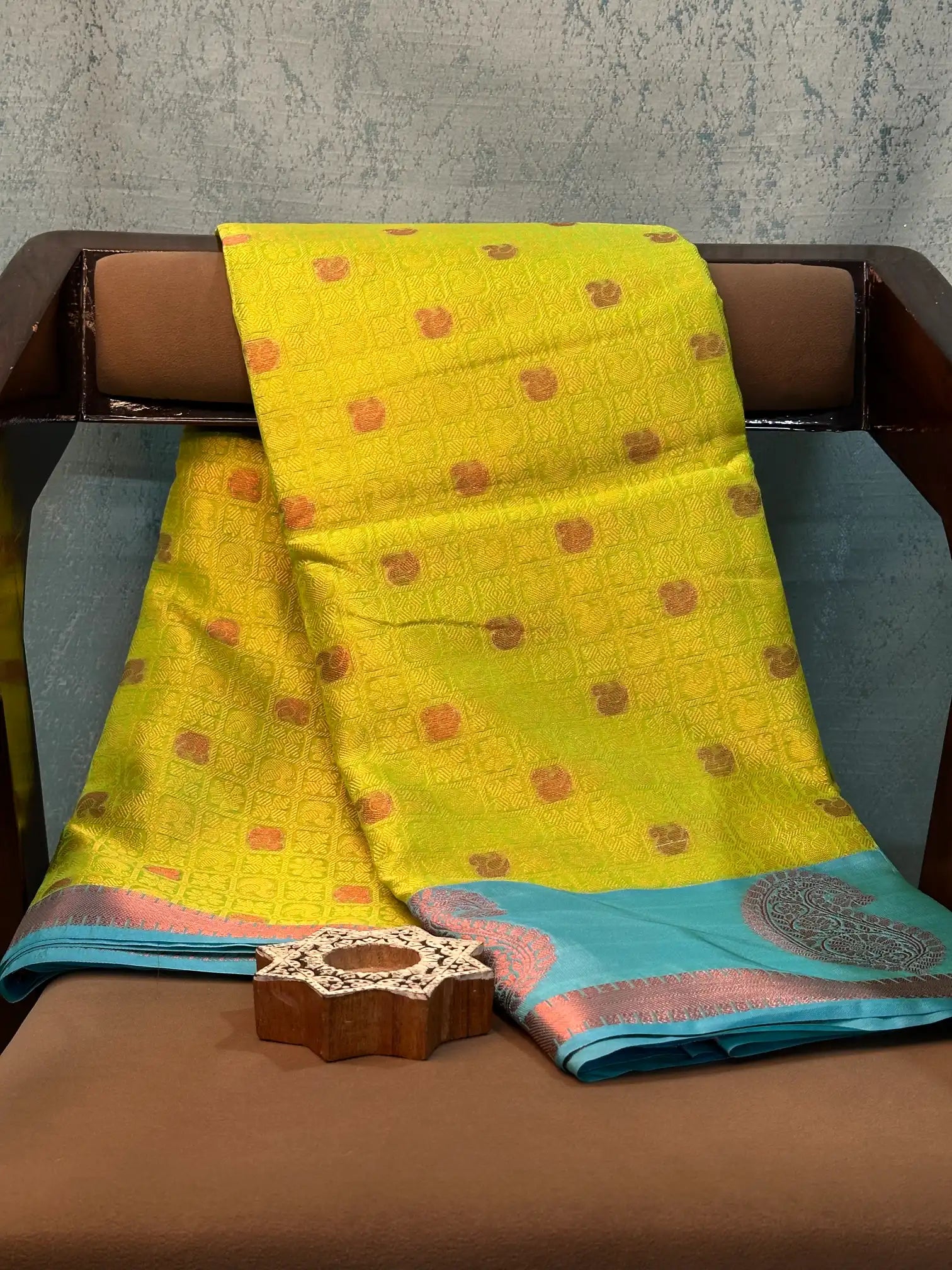 Eccentric Weave Softsilk Traditional Banarasi Saree