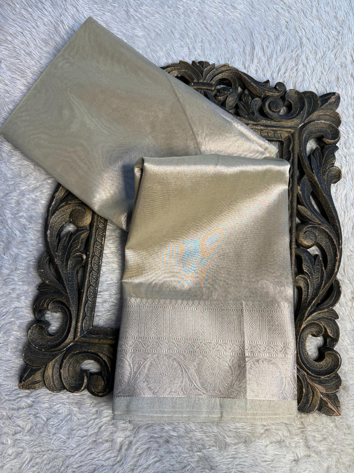 Trending Softsilk Jacquard Unique Banarasi Saree