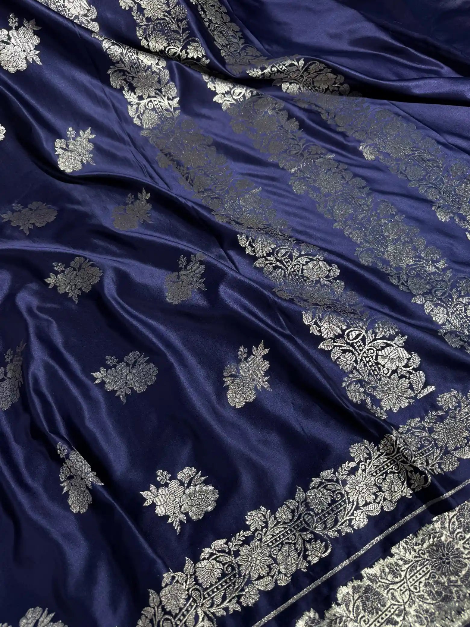 Navy Blue Contemporary Beautiful Mashru Katan Silk Saree