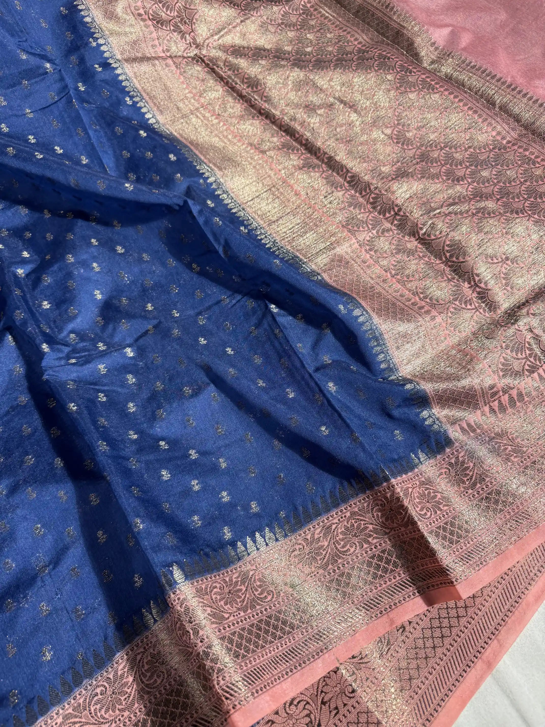 Navy Blue Contrast Warm Silk Zari Buti Weave Banarasi Saree