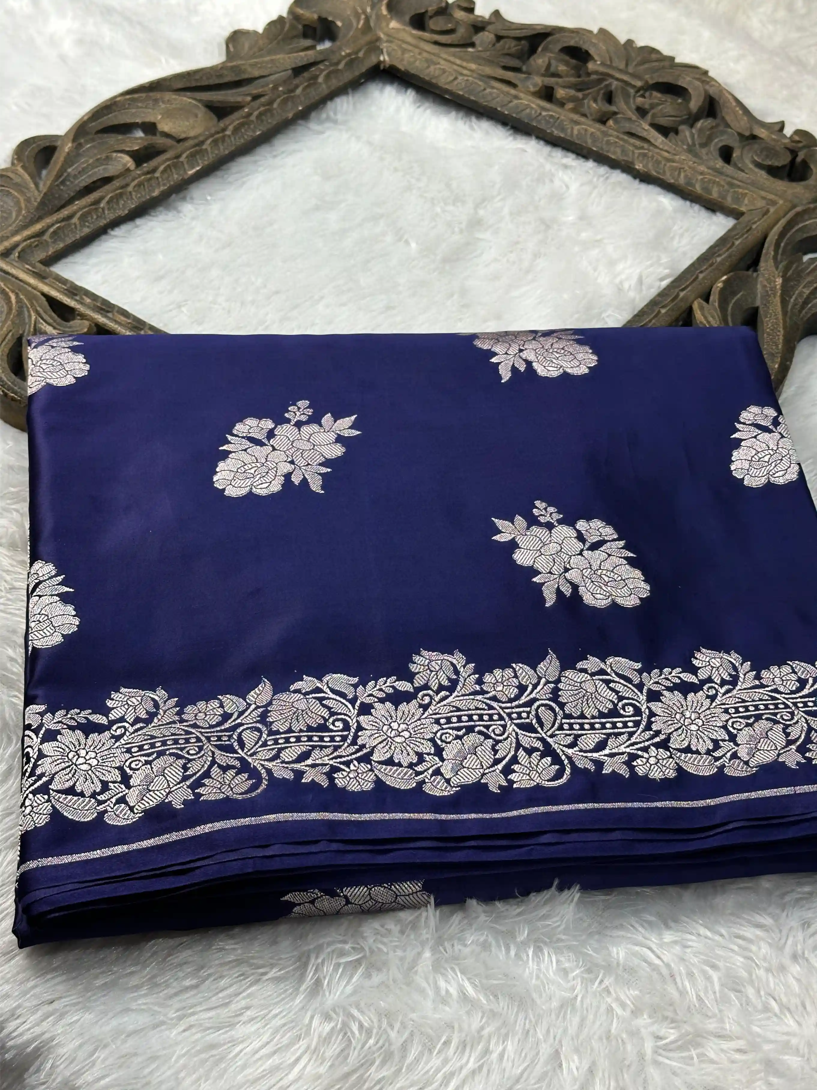 Navy Blue Contemporary Beautiful Mashru Katan Silk Saree