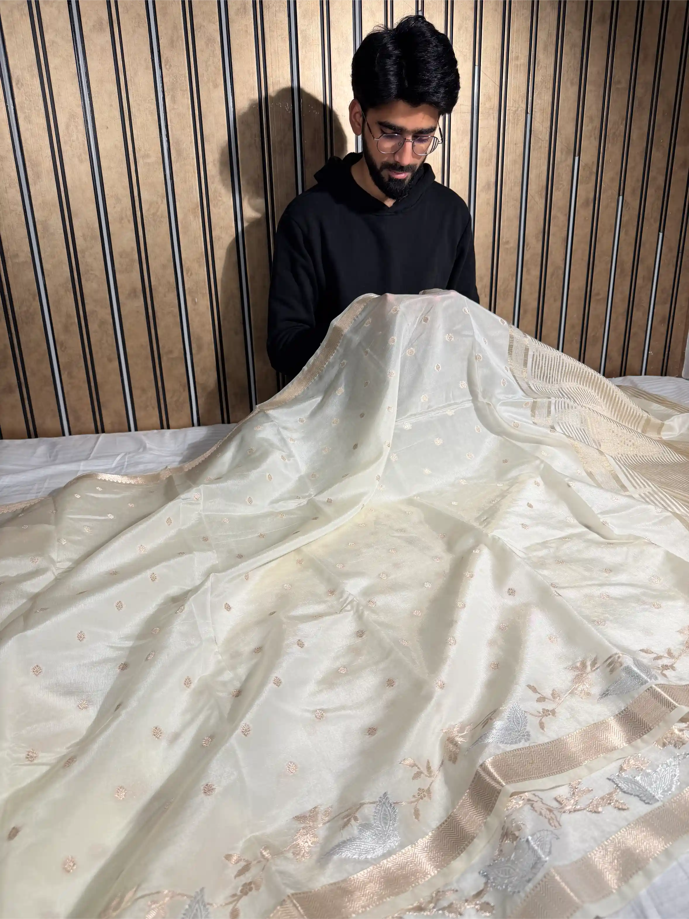 Off-White Warm Silk Contemporary Weave Banarasi Saree