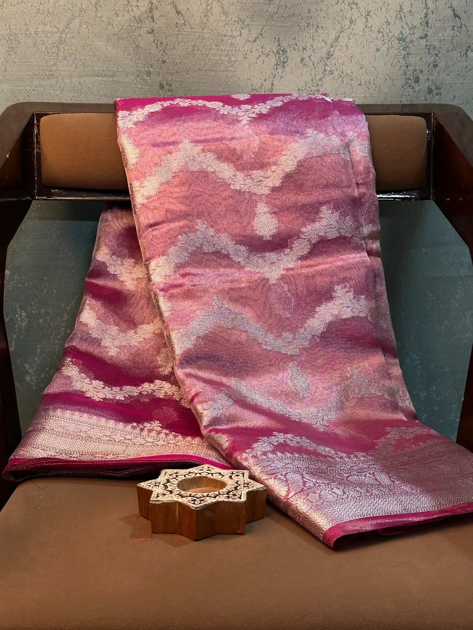 Contemporary Weave Kora Tissue Silk Banarasi Saree