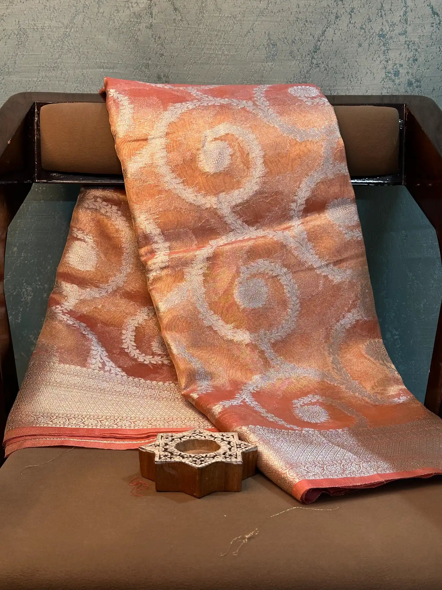 Contemporary Weave Kora Tissue Silk Banarasi Saree