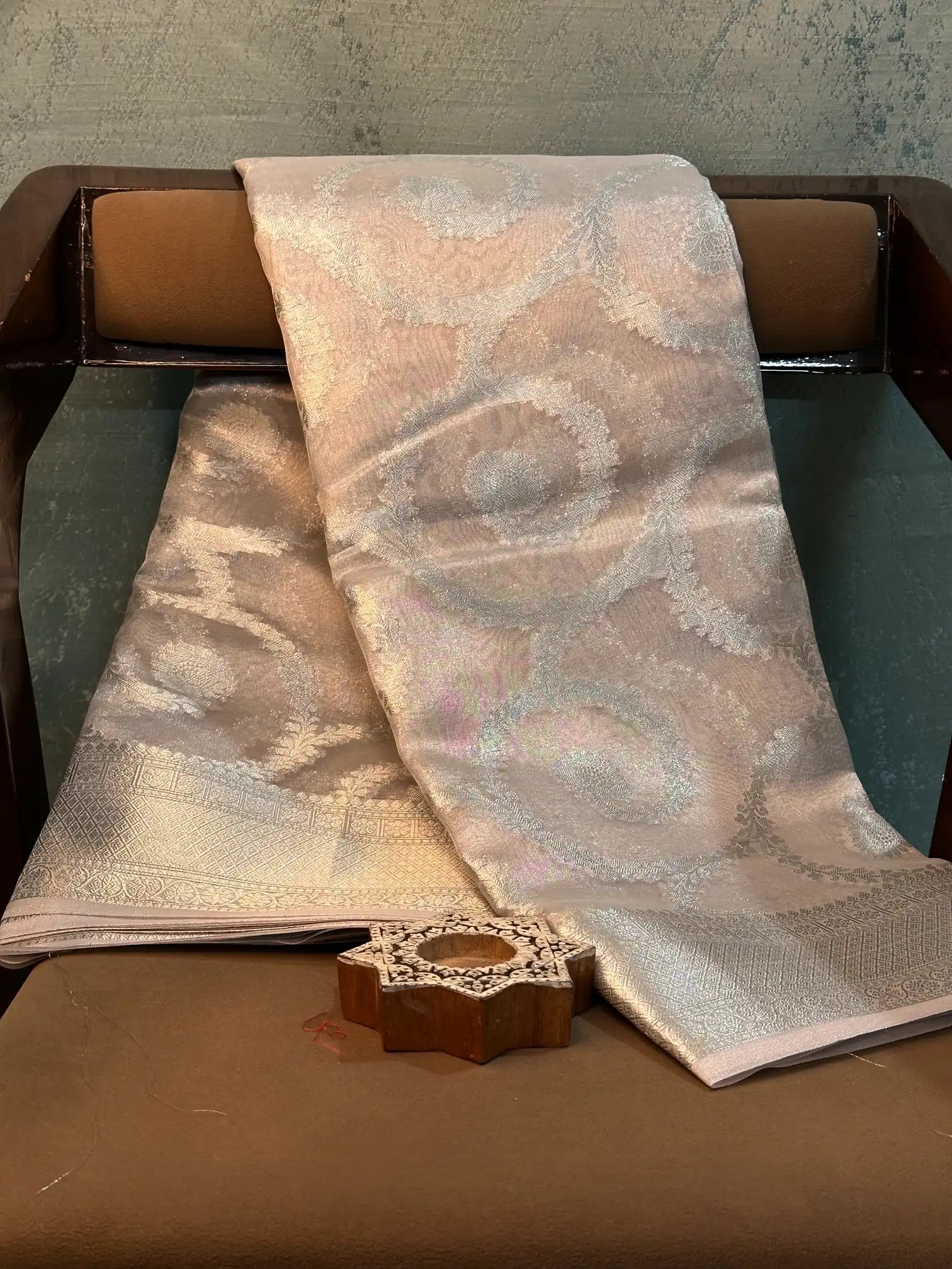 Contemporary Weave Kora Tissue Silk Banarasi Saree