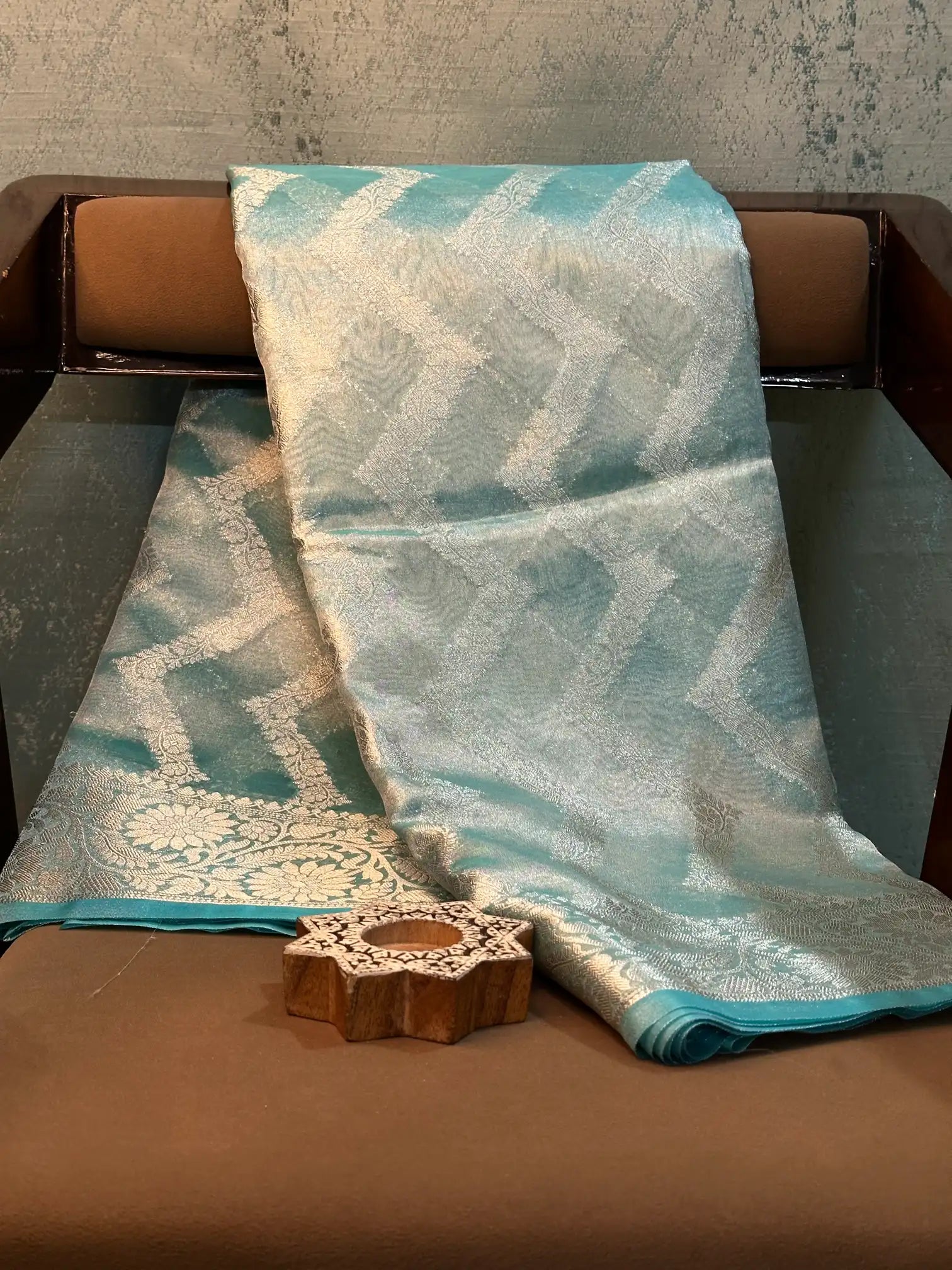 Contemporary Weave Kora Tissue Silk Banarasi Saree