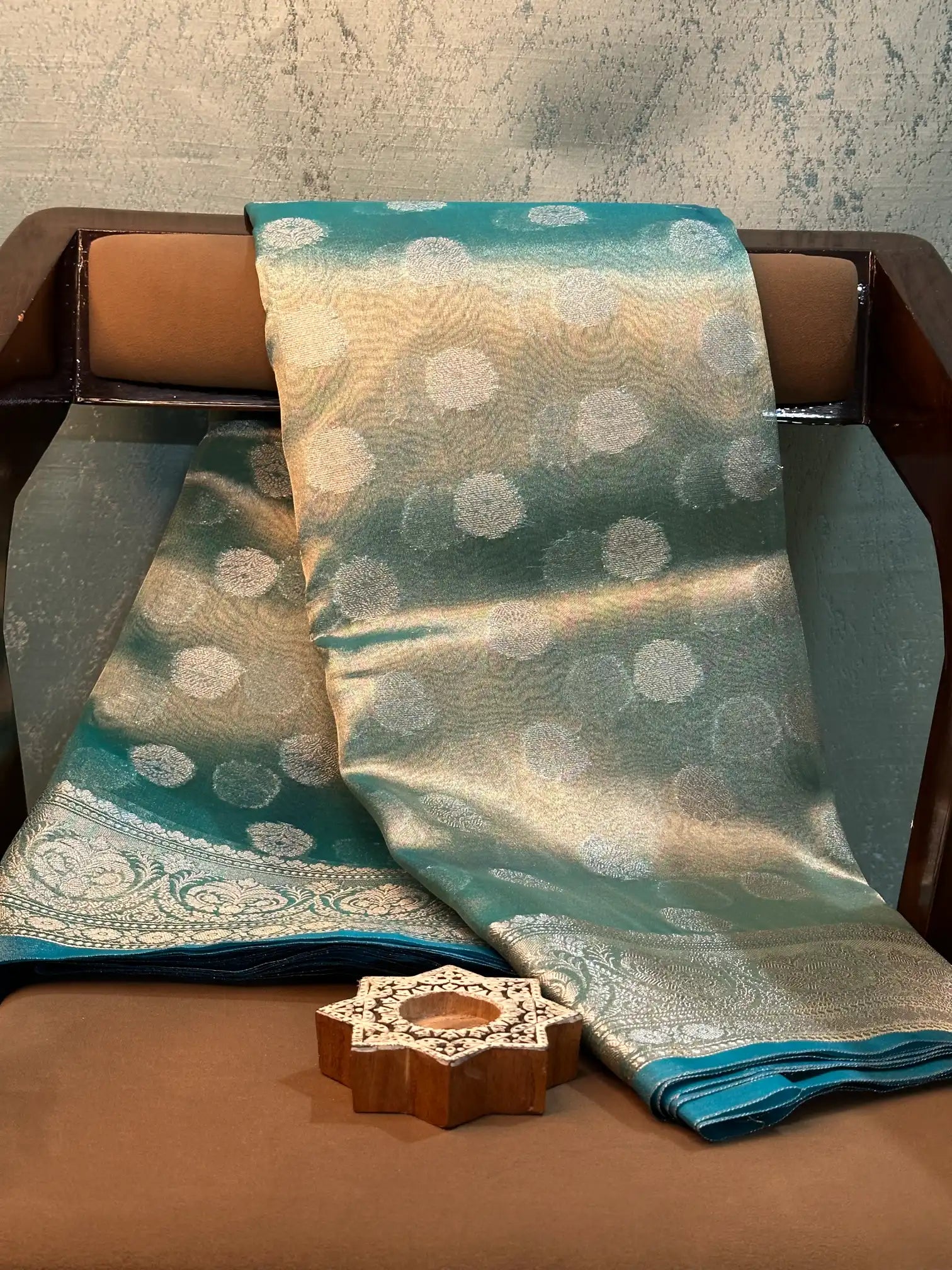 Contemporary Weave Kora Tissue Silk Banarasi Saree