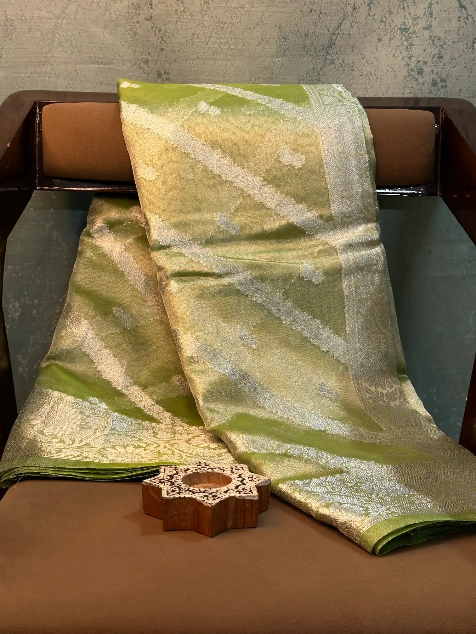 Contemporary Weave Kora Tissue Silk Banarasi Saree