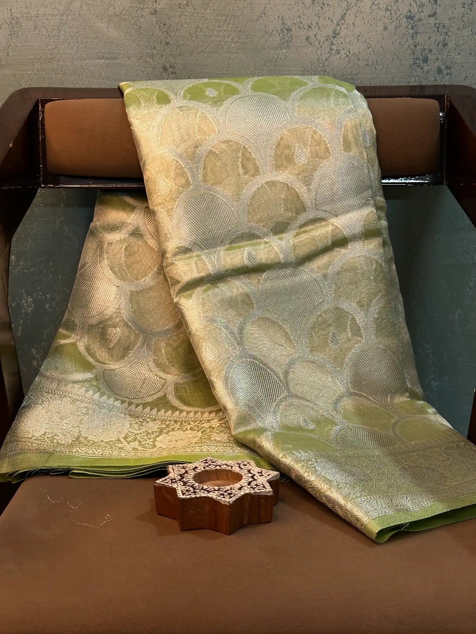 Contemporary Weave Kora Tissue Silk Banarasi Saree