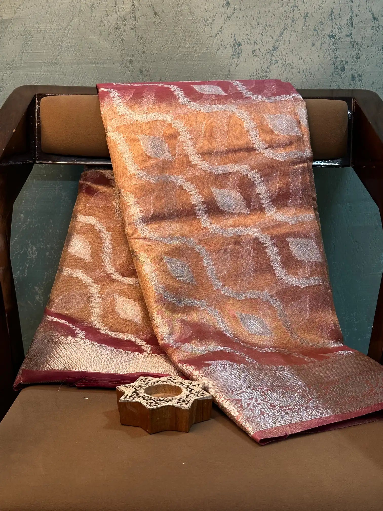Contemporary Weave Kora Tissue Silk Banarasi Saree