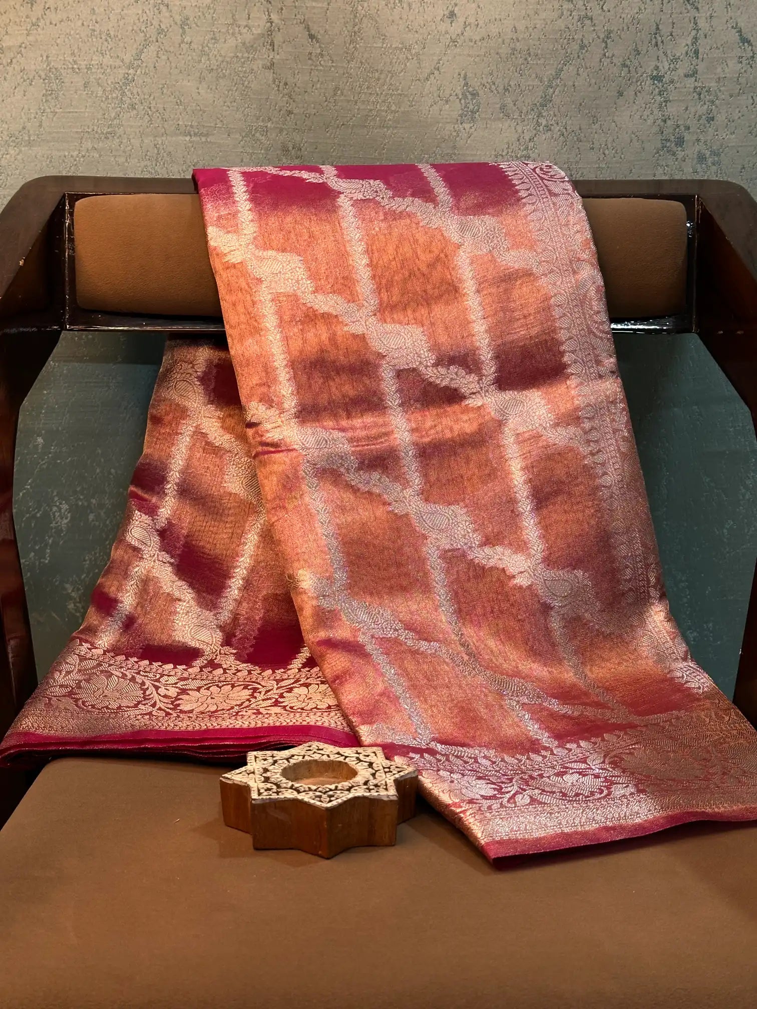 Contemporary Weave Kora Tissue Silk Banarasi Saree