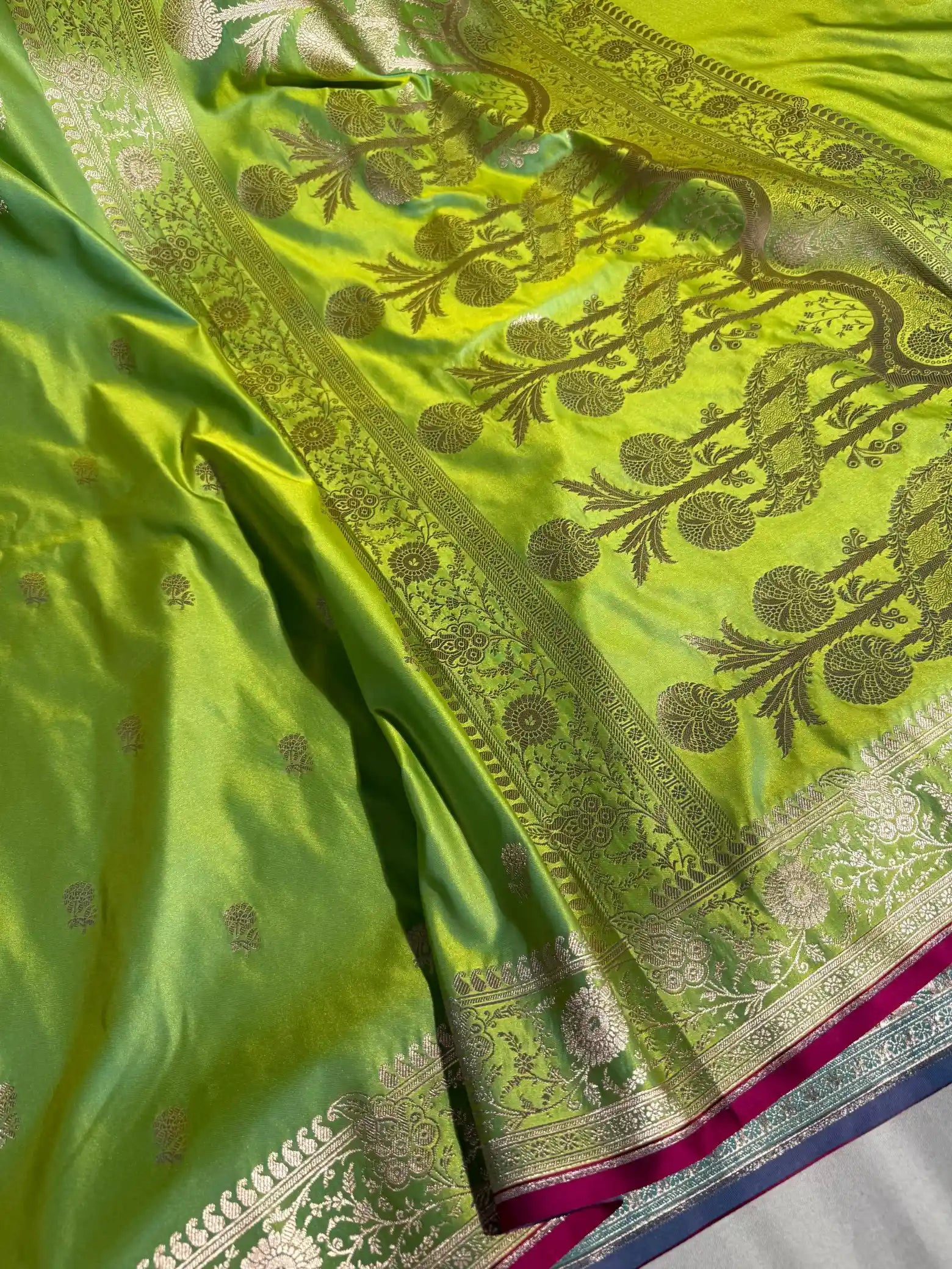 Parrot Green Beautiful Mashru Katan Silk Saree
