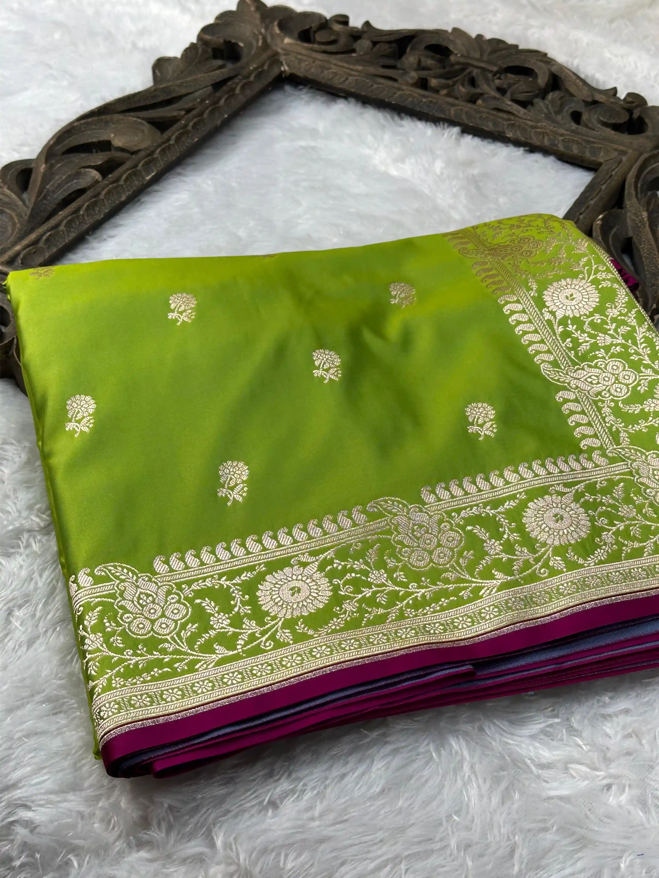 Parrot Green Beautiful Mashru Katan Silk Saree