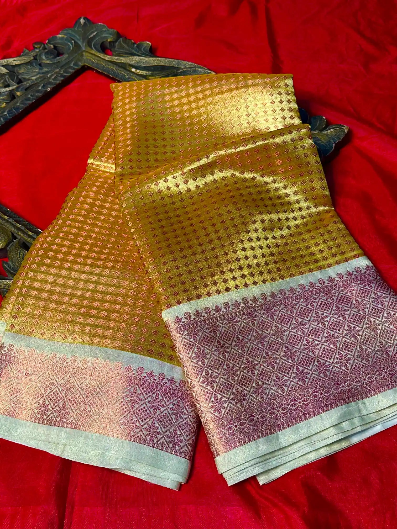 Premium Softsilk Traditional Weave Banarasi Saree