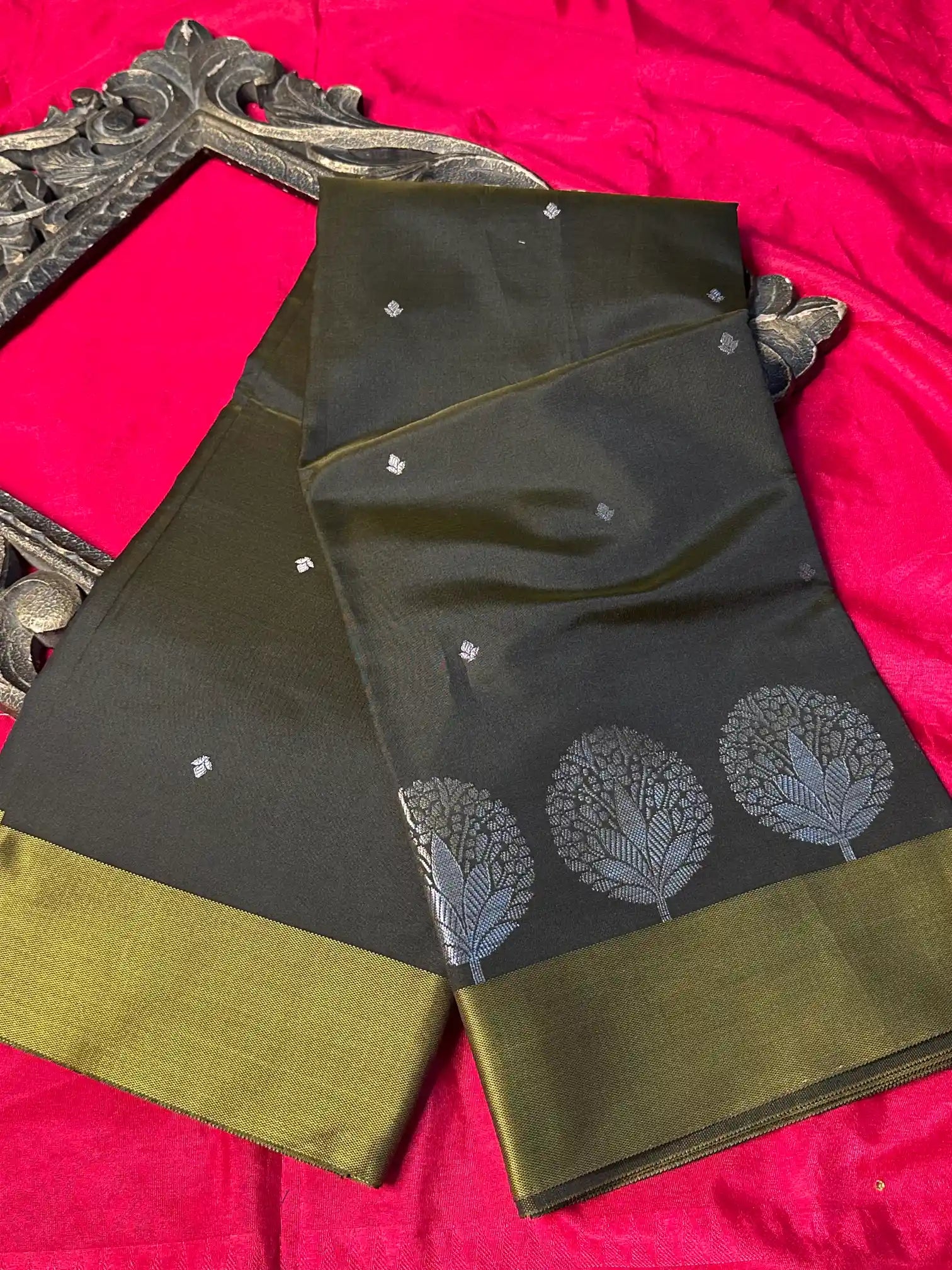 Premium Softsilk Traditional Weave Banarasi Saree