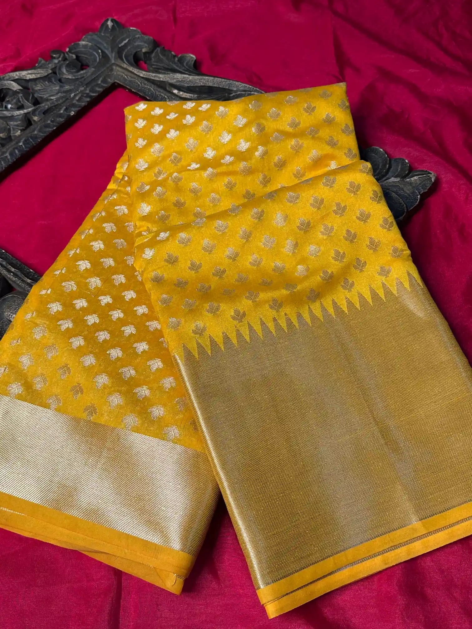 Premium Softsilk Traditional Weave Banarasi Saree