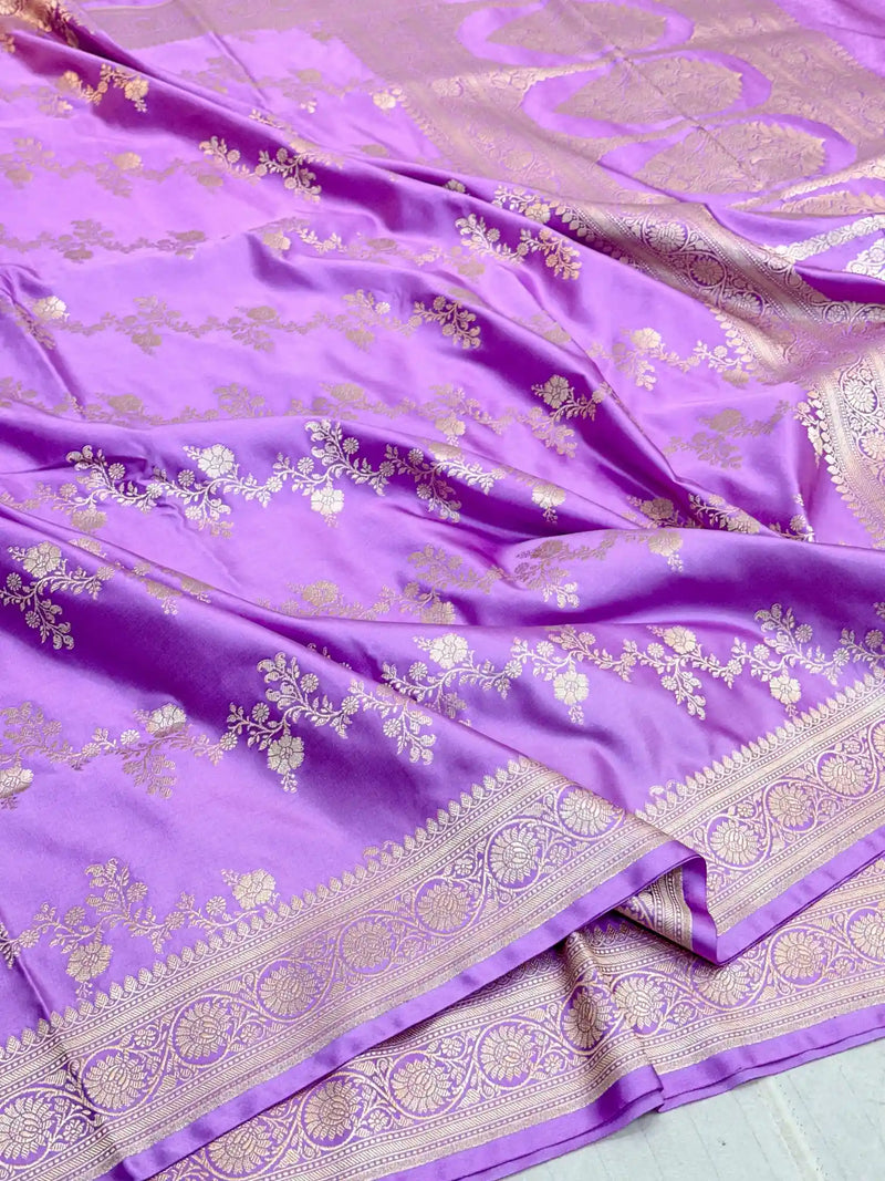 
Pretty Lavender Mashru Katan Silk Leheriya Weave Banarasi Saree
