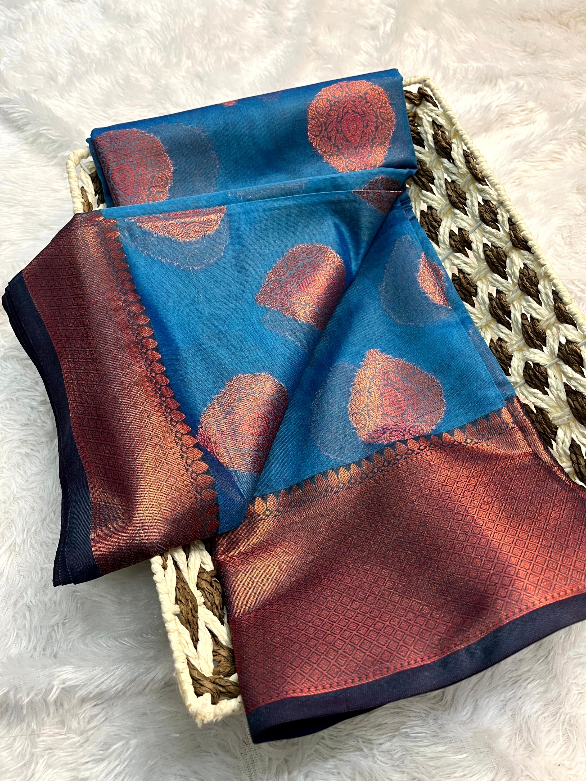 Pretty Softsilk Beautiful Banarasi Saree