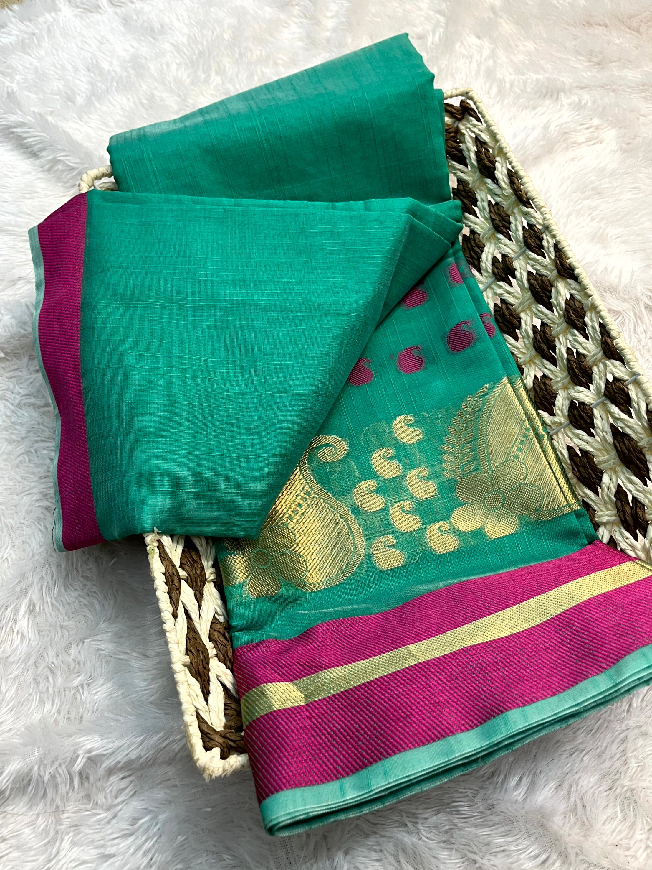 Pretty Softsilk Beautiful Banarasi Saree