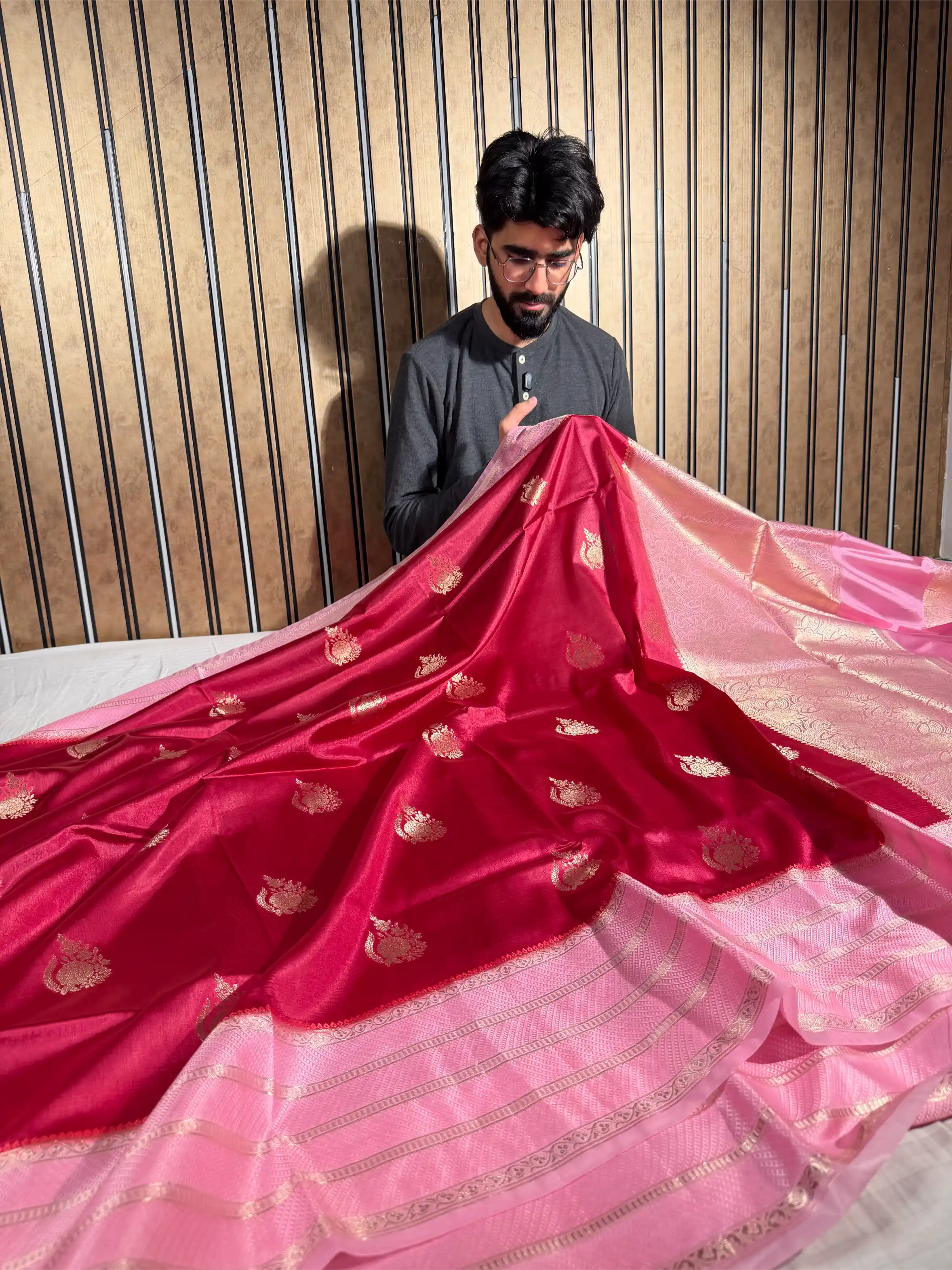 Rani Pink Contrast Raw Dupion Silk Banarasi Saree